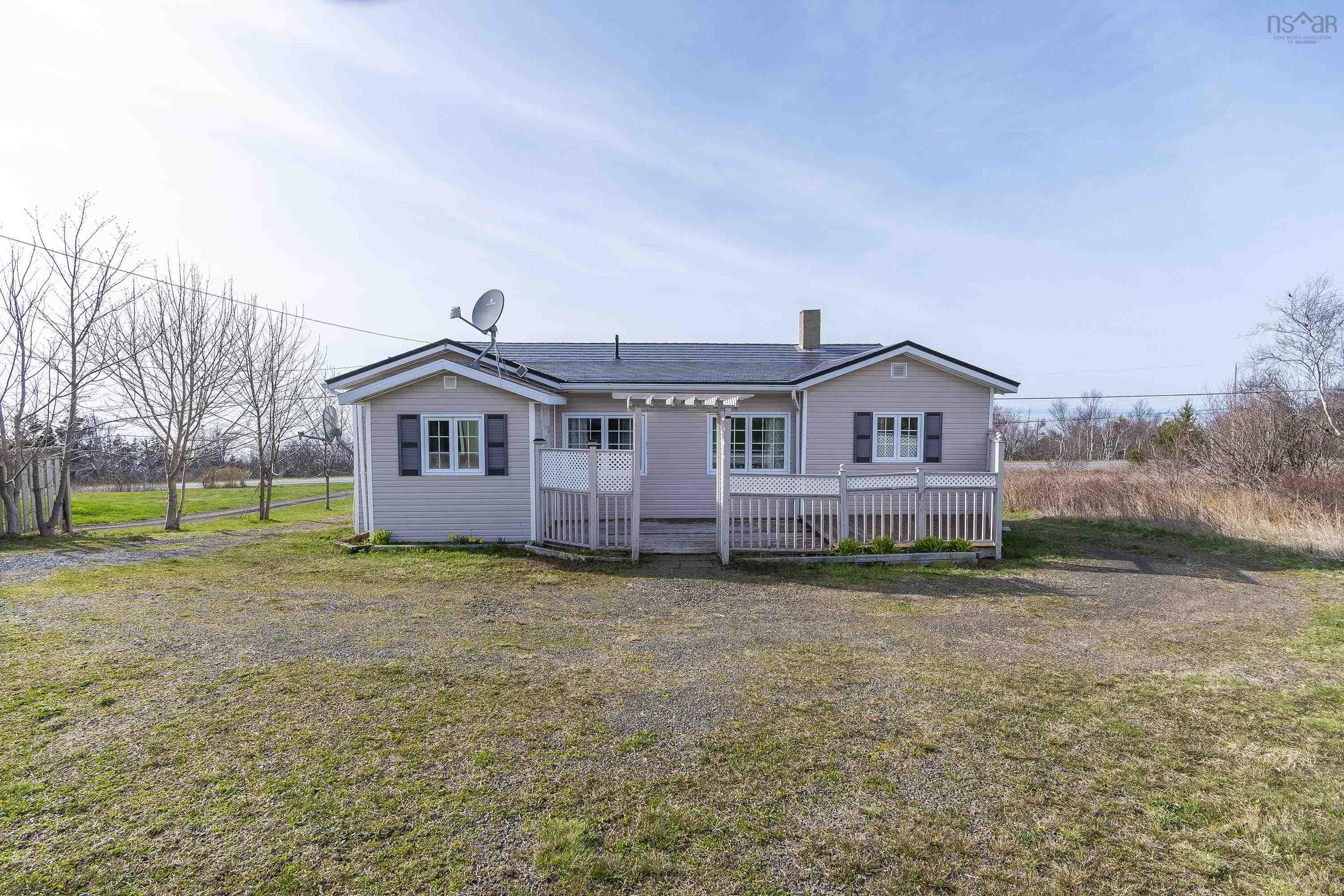 $325,000.00: 5104 Shore Road, Parkers Cove