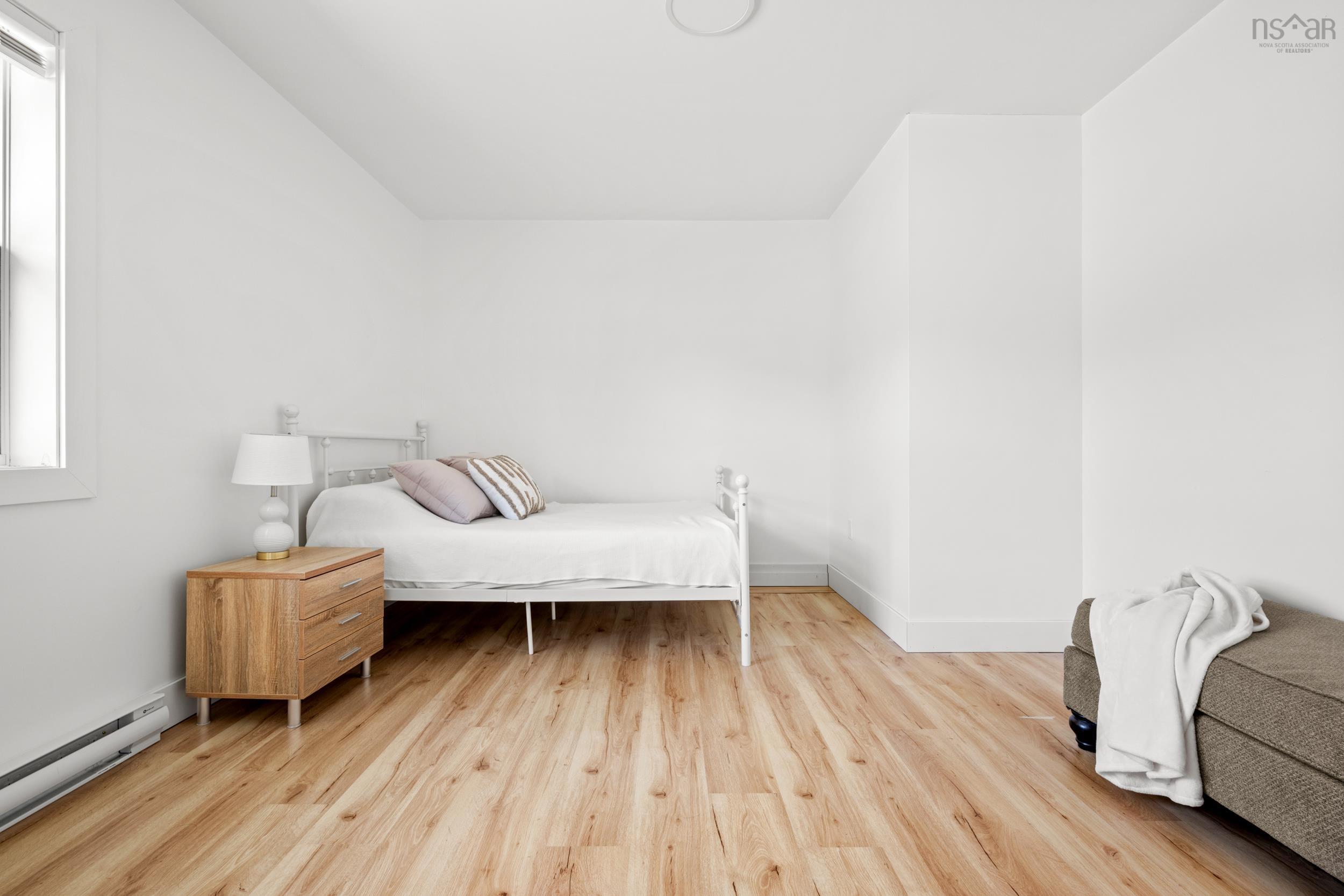 $399,000.00: 24986 Highway 7, Port Dufferin