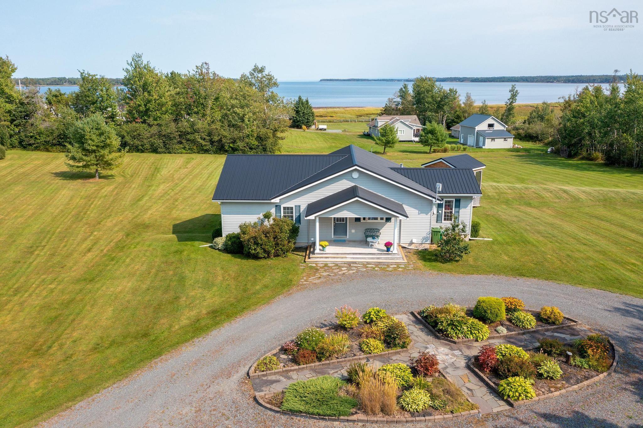 $650,000.00: 70 Davidson Lane, Waterside