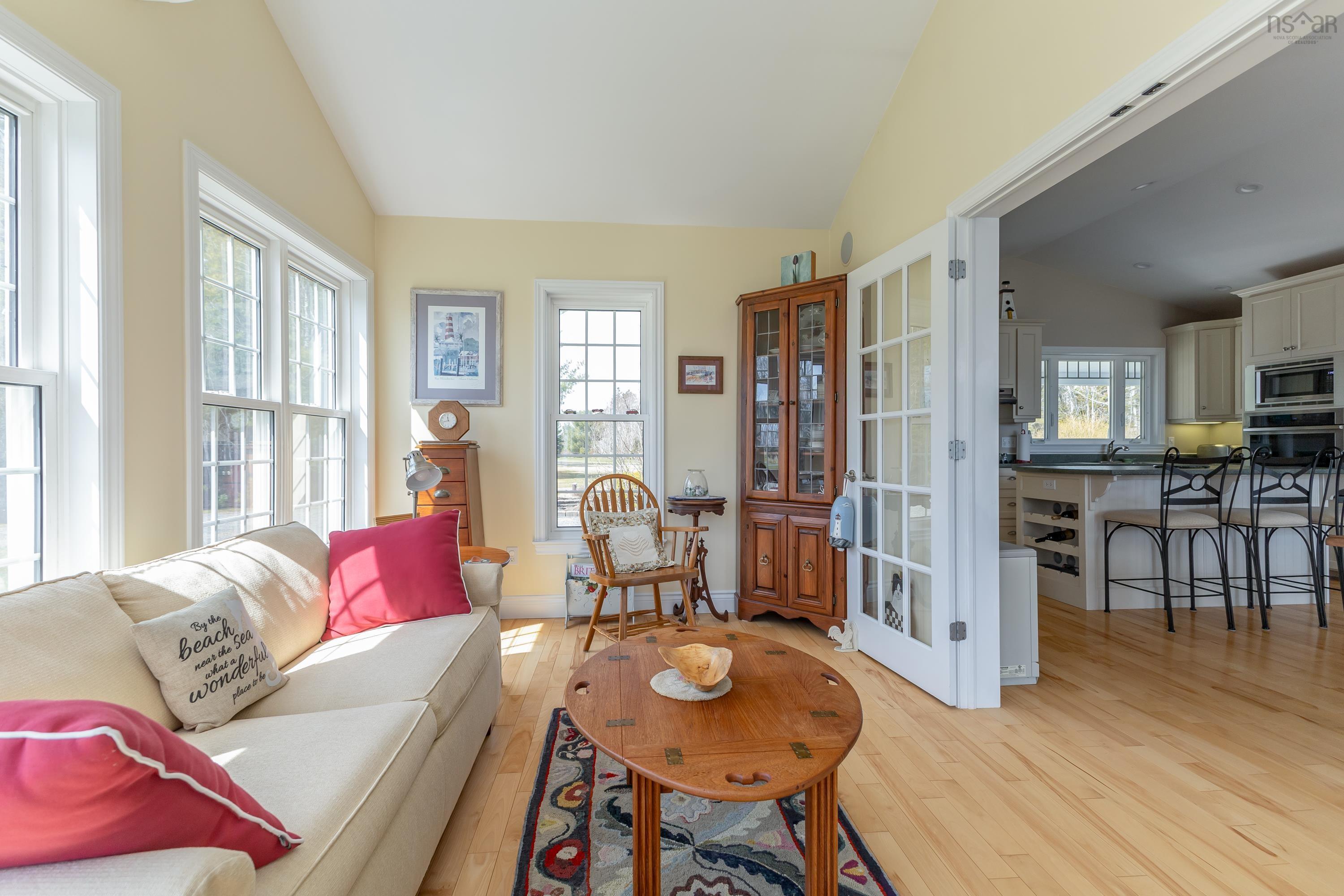 $650,000.00: 70 Davidson Lane, Waterside