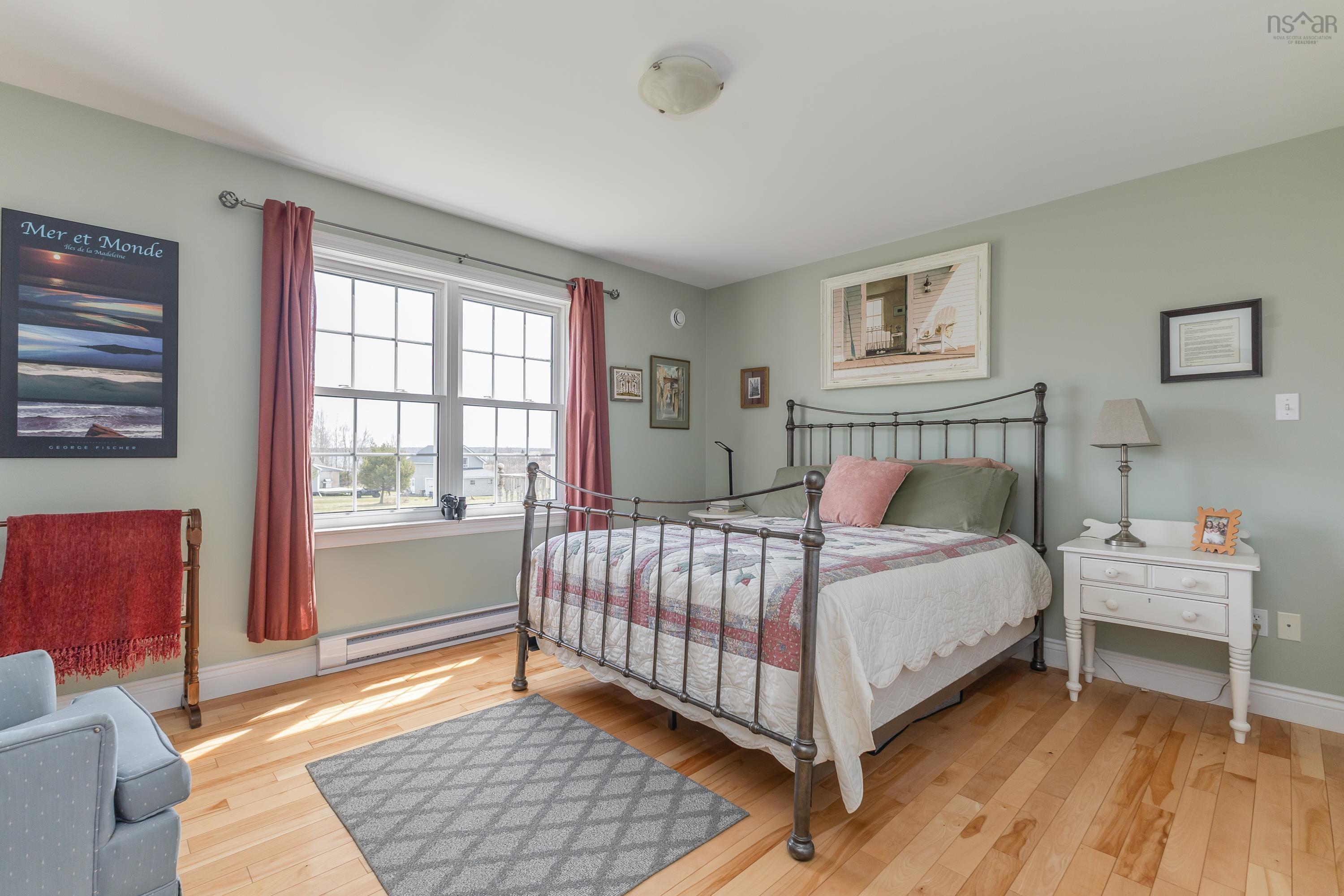 $650,000.00: 70 Davidson Lane, Waterside