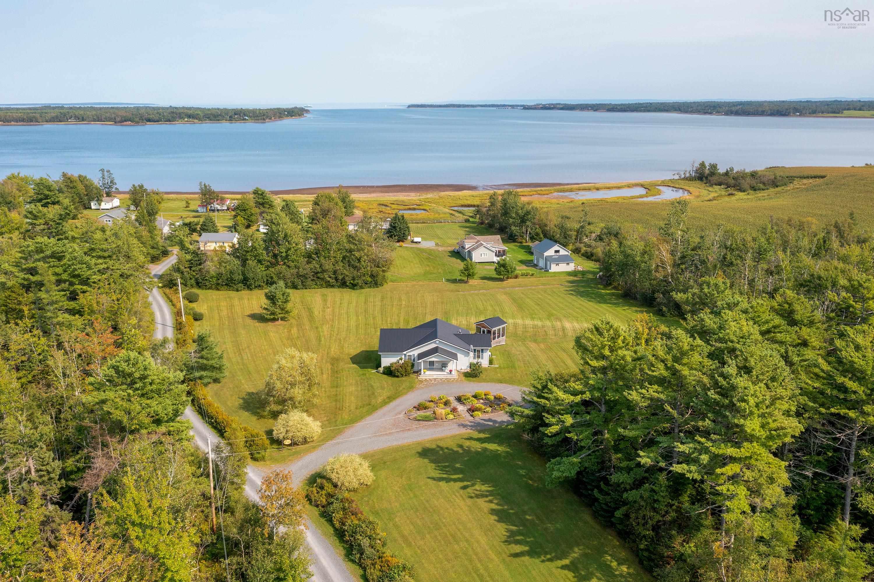 $650,000.00: 70 Davidson Lane, Waterside