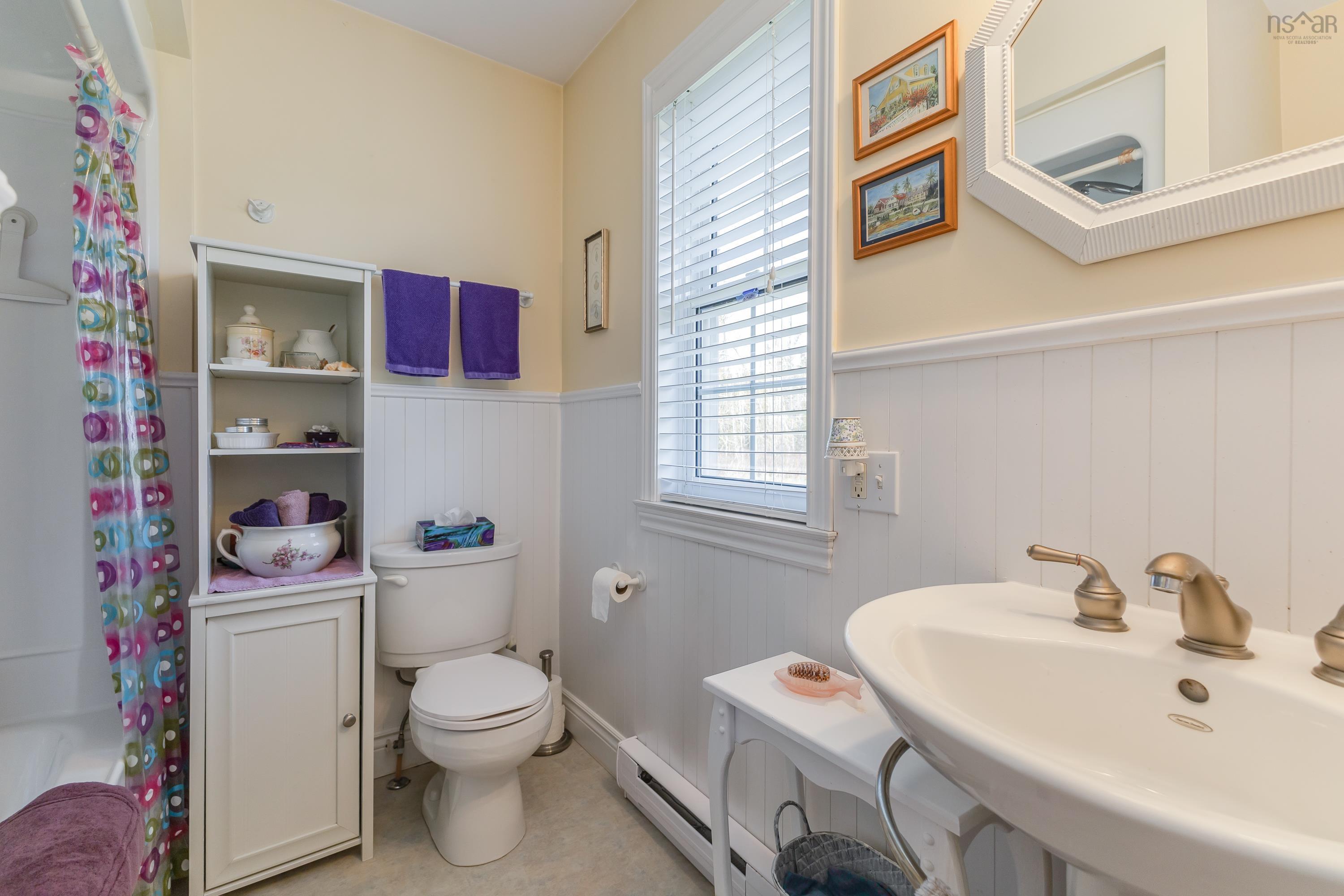 $650,000.00: 70 Davidson Lane, Waterside