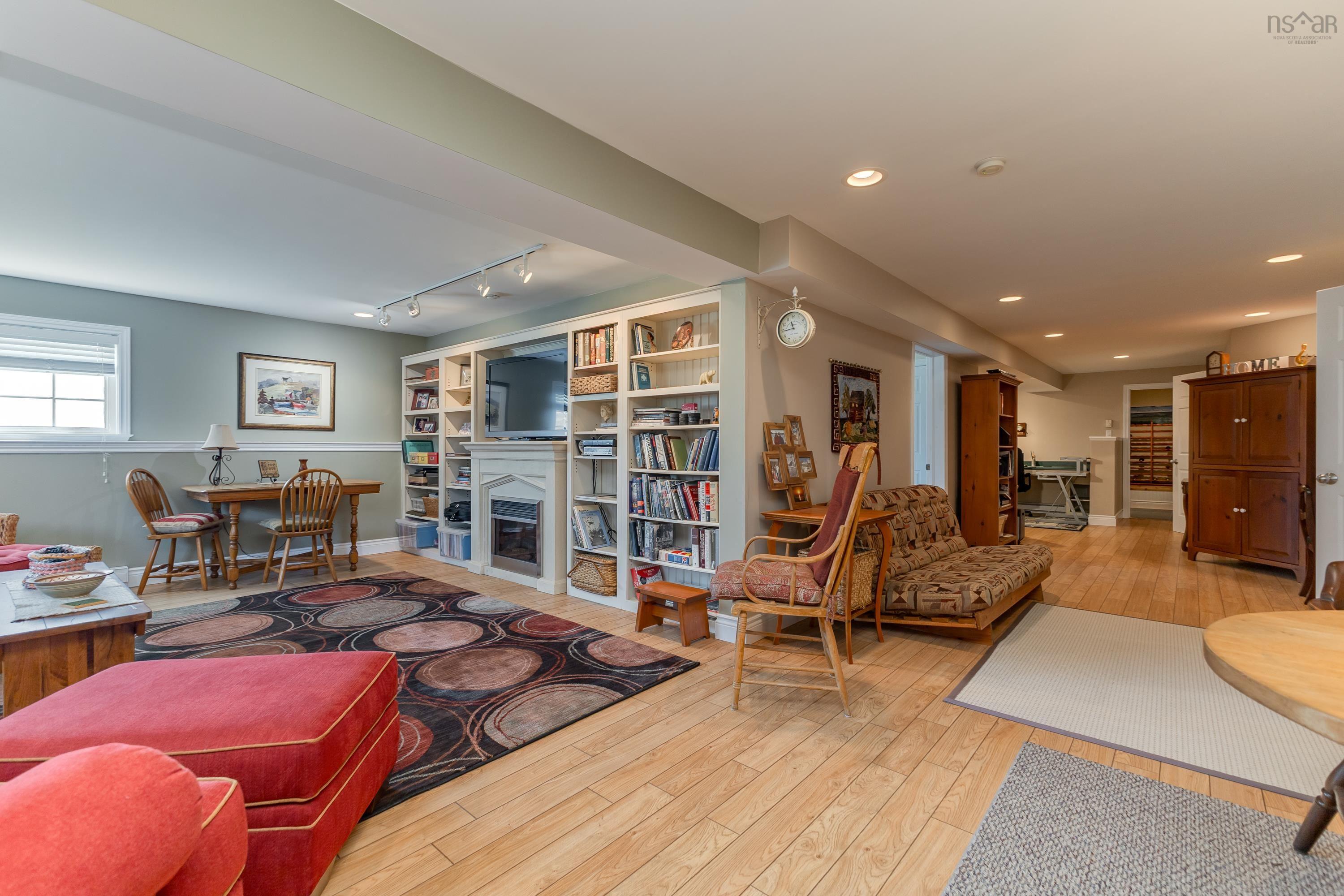 $650,000.00: 70 Davidson Lane, Waterside