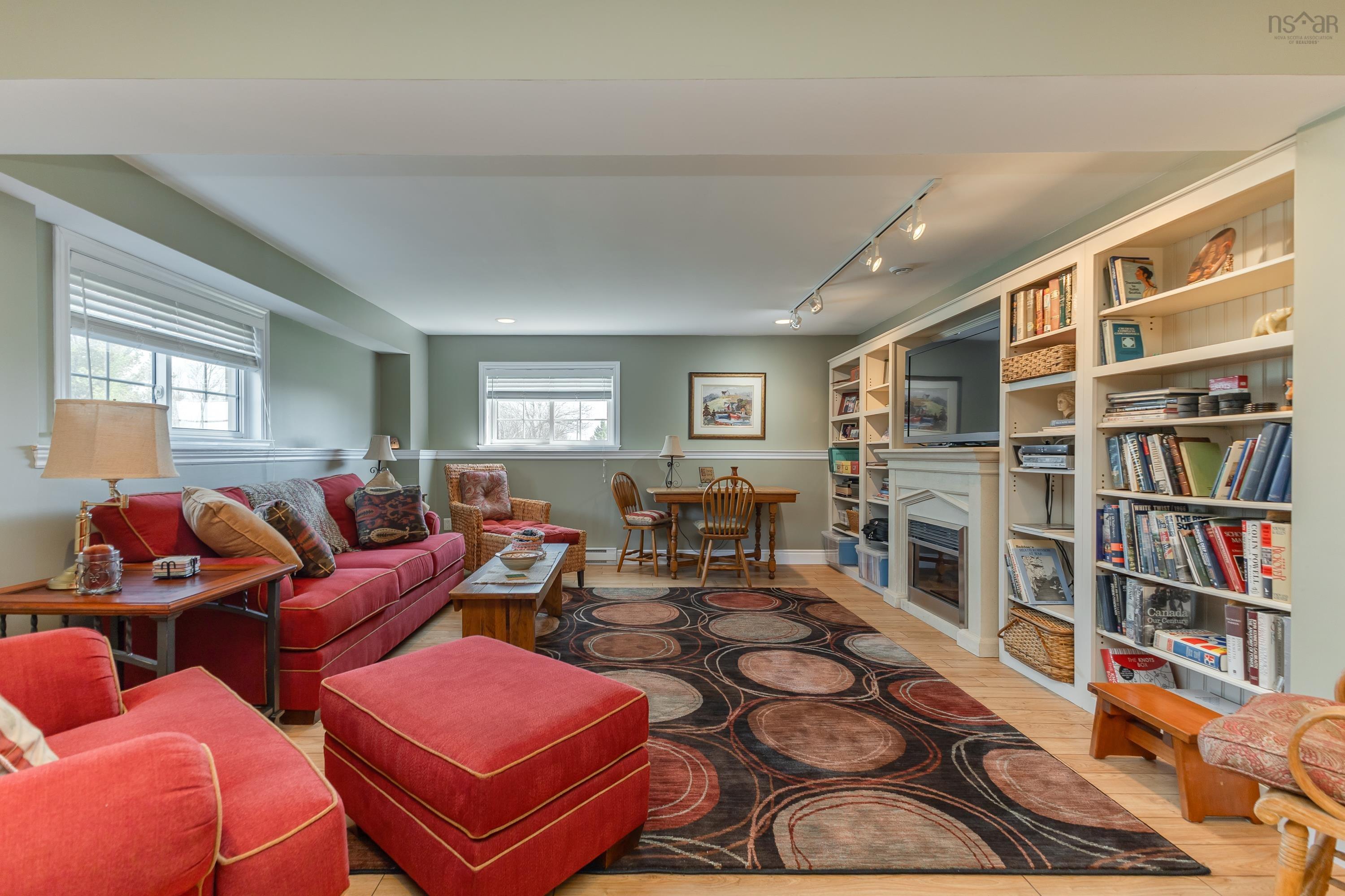 $650,000.00: 70 Davidson Lane, Waterside