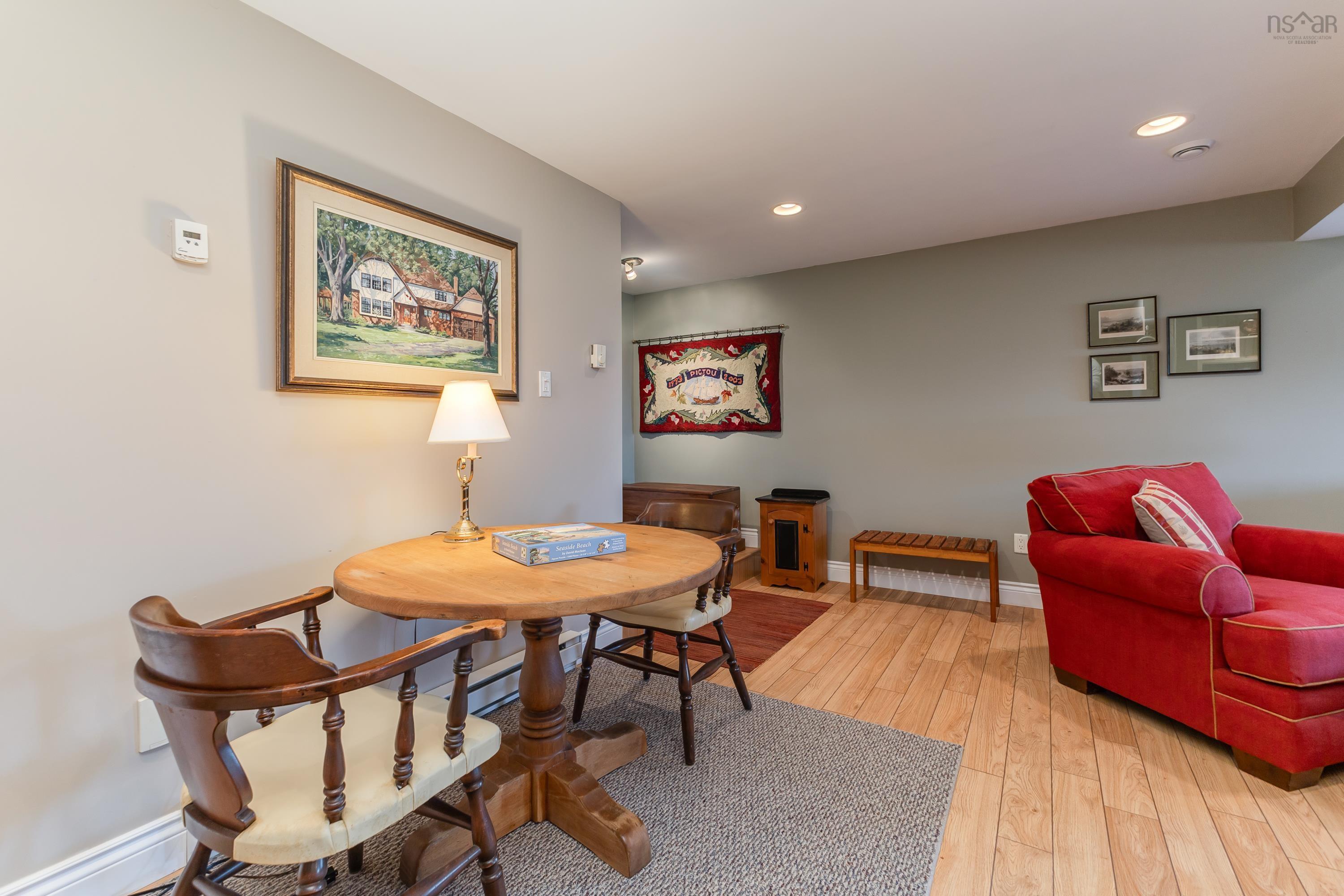 $650,000.00: 70 Davidson Lane, Waterside