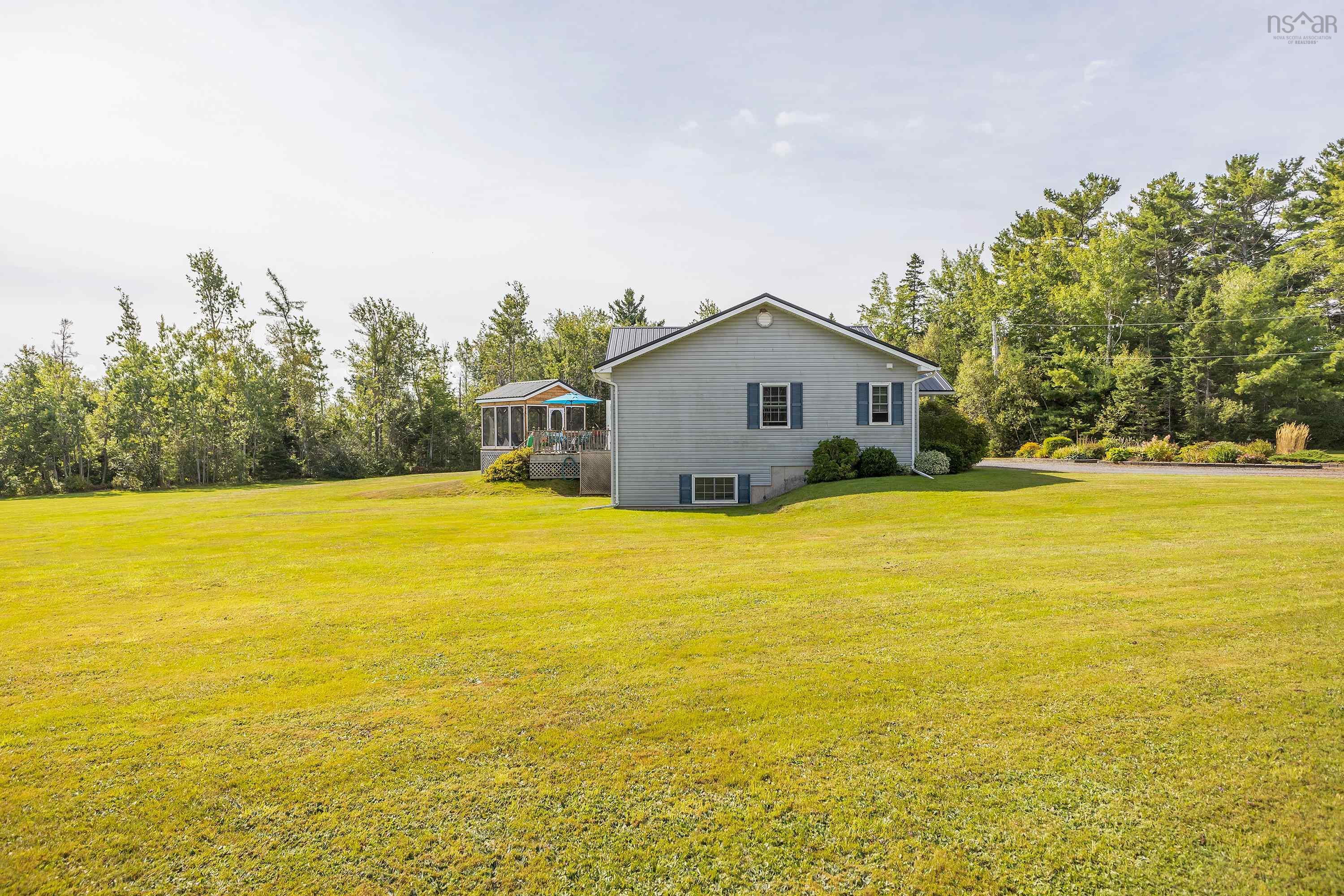 $650,000.00: 70 Davidson Lane, Waterside