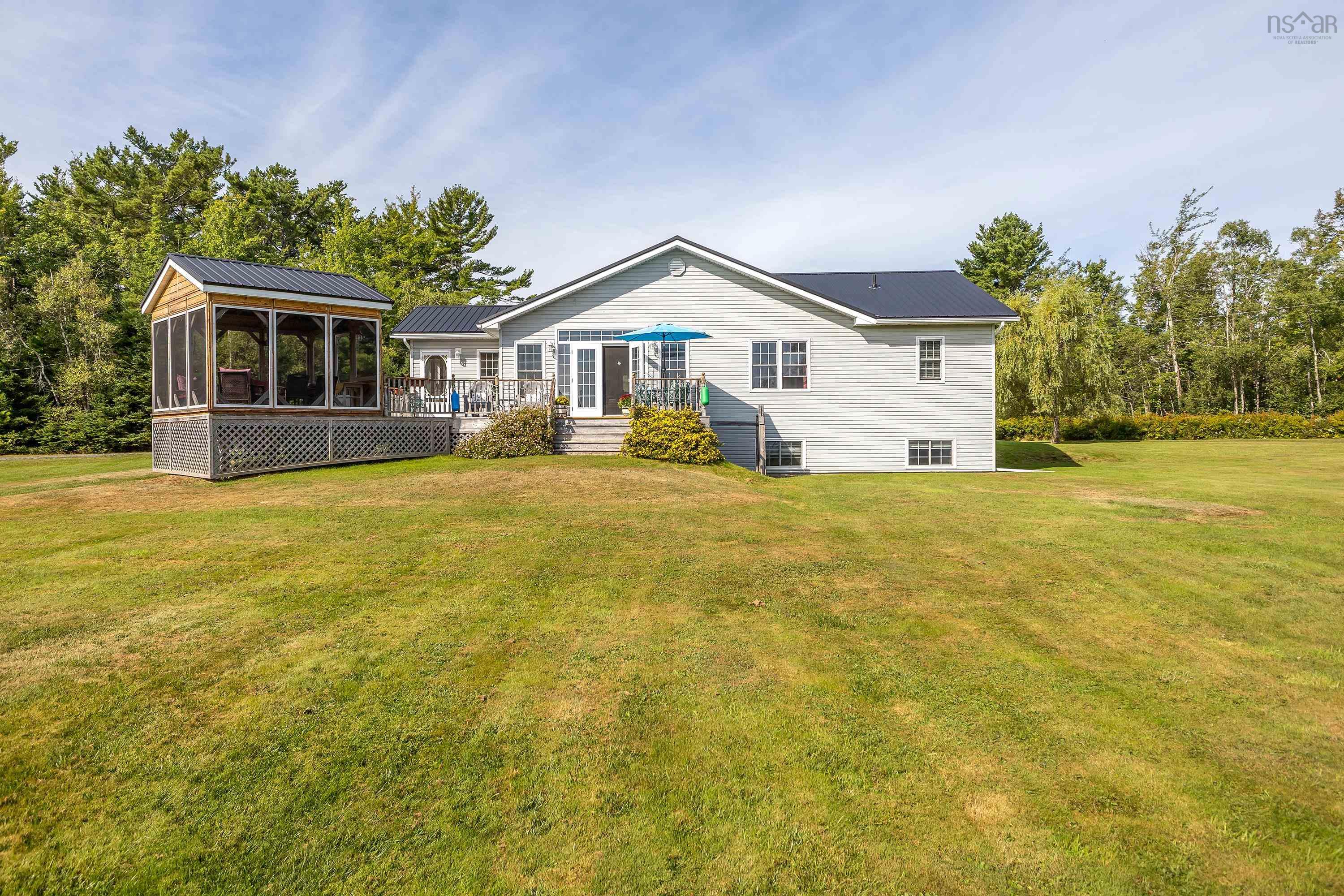 $650,000.00: 70 Davidson Lane, Waterside