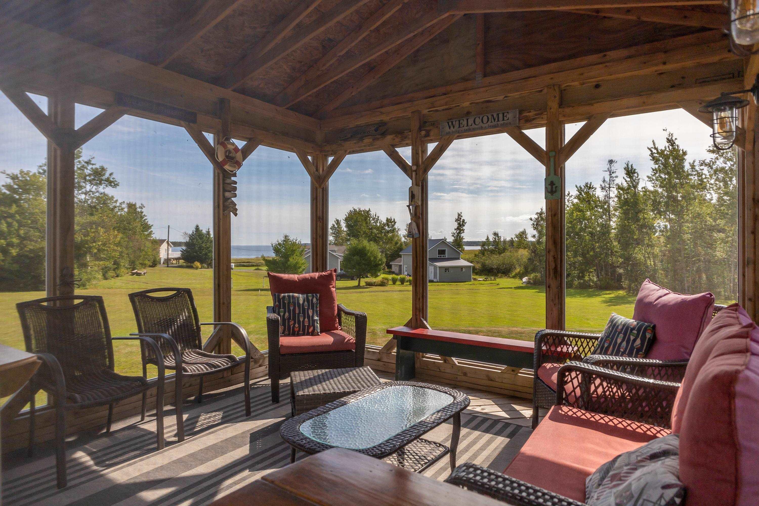 $650,000.00: 70 Davidson Lane, Waterside