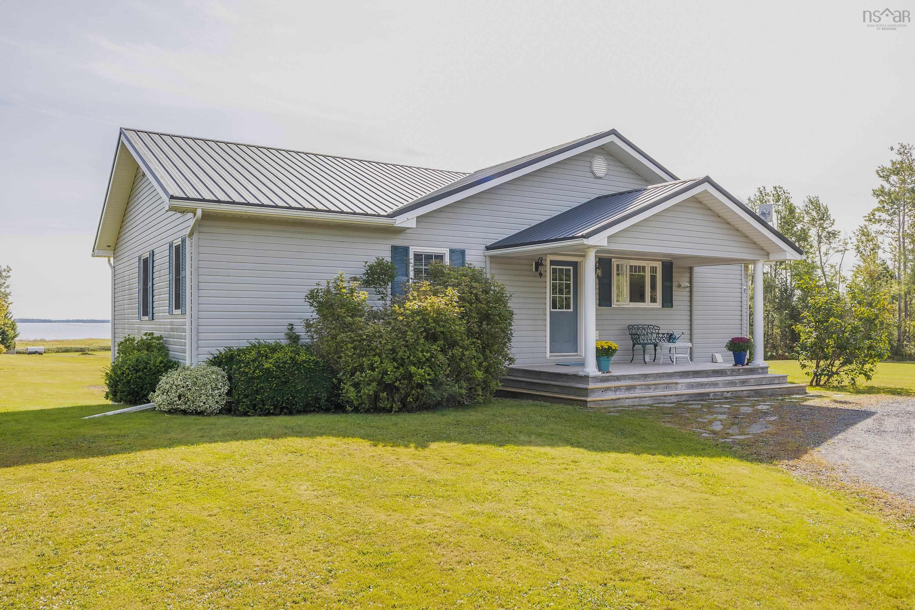 $650,000.00: 70 Davidson Lane, Waterside