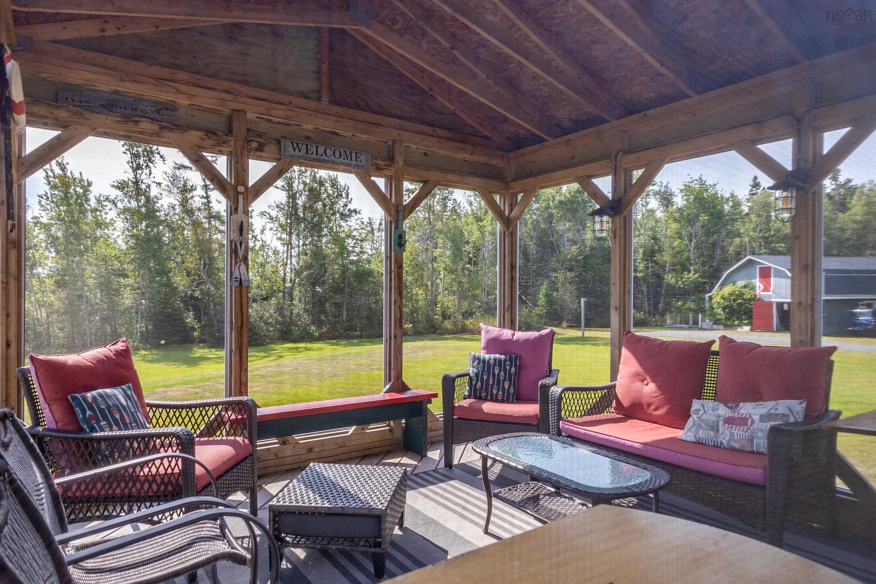 $650,000.00: 70 Davidson Lane, Waterside