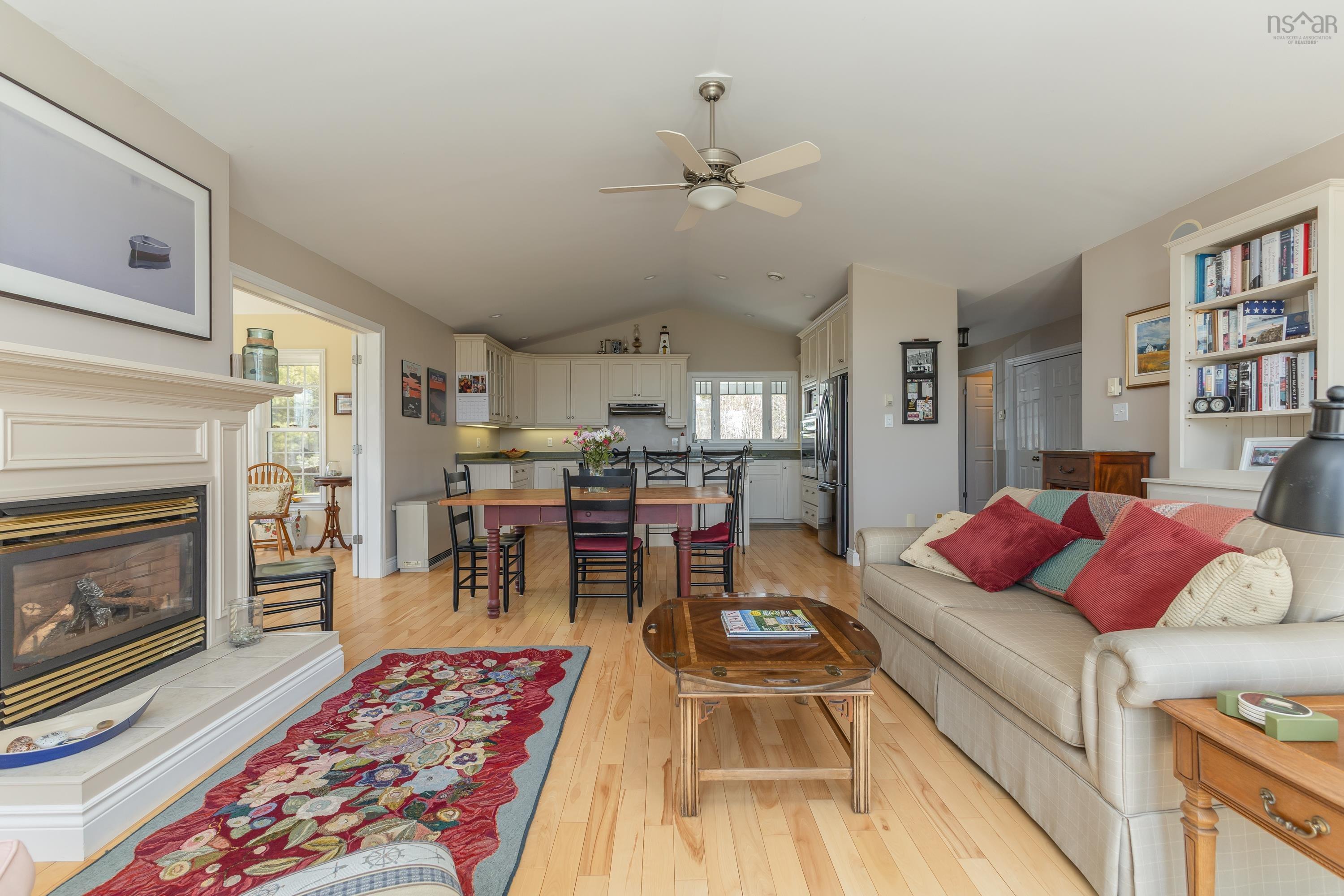 $650,000.00: 70 Davidson Lane, Waterside