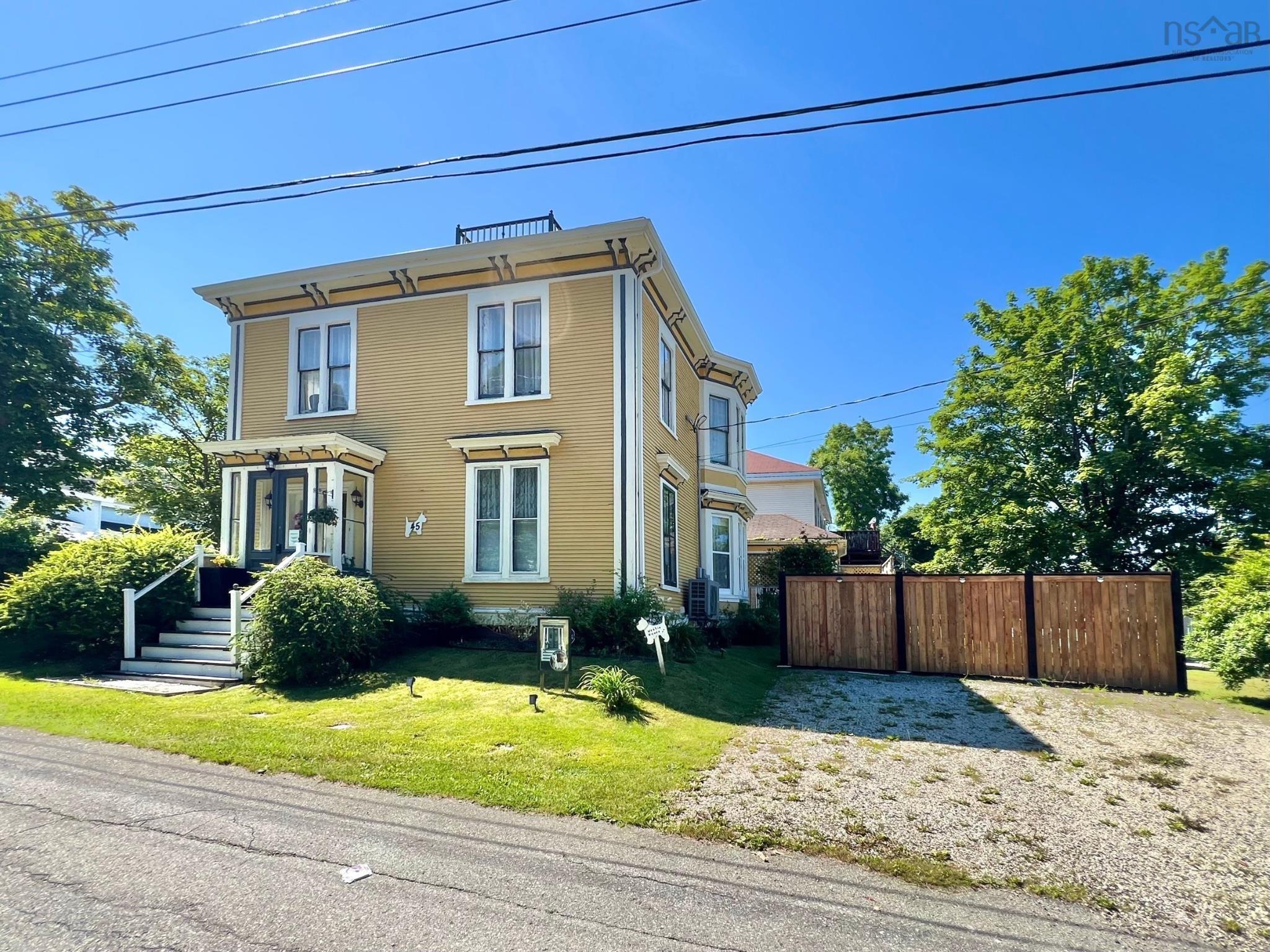 $344,900.00: 45 Alma Street, Yarmouth