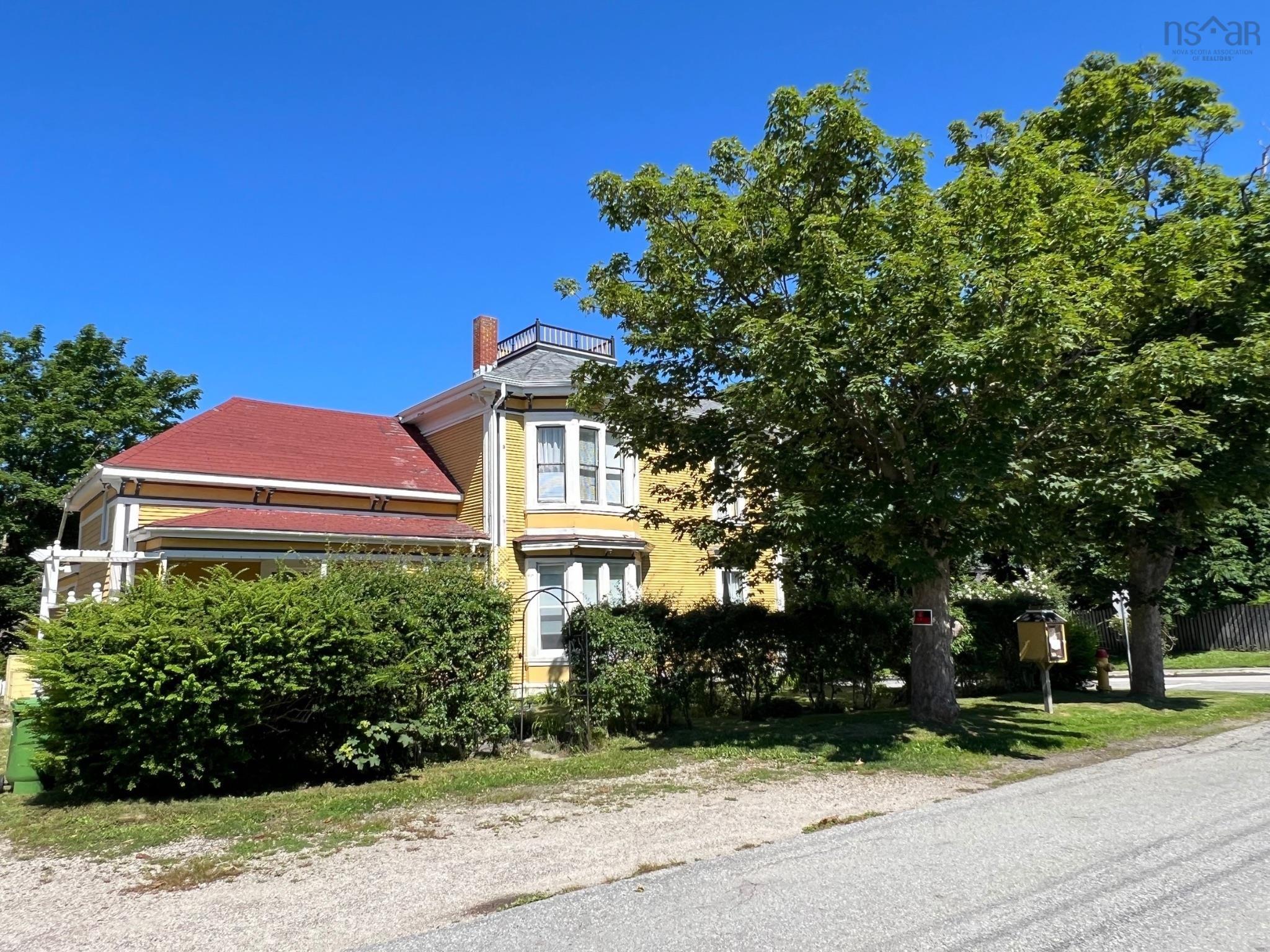 $344,900.00: 45 Alma Street, Yarmouth