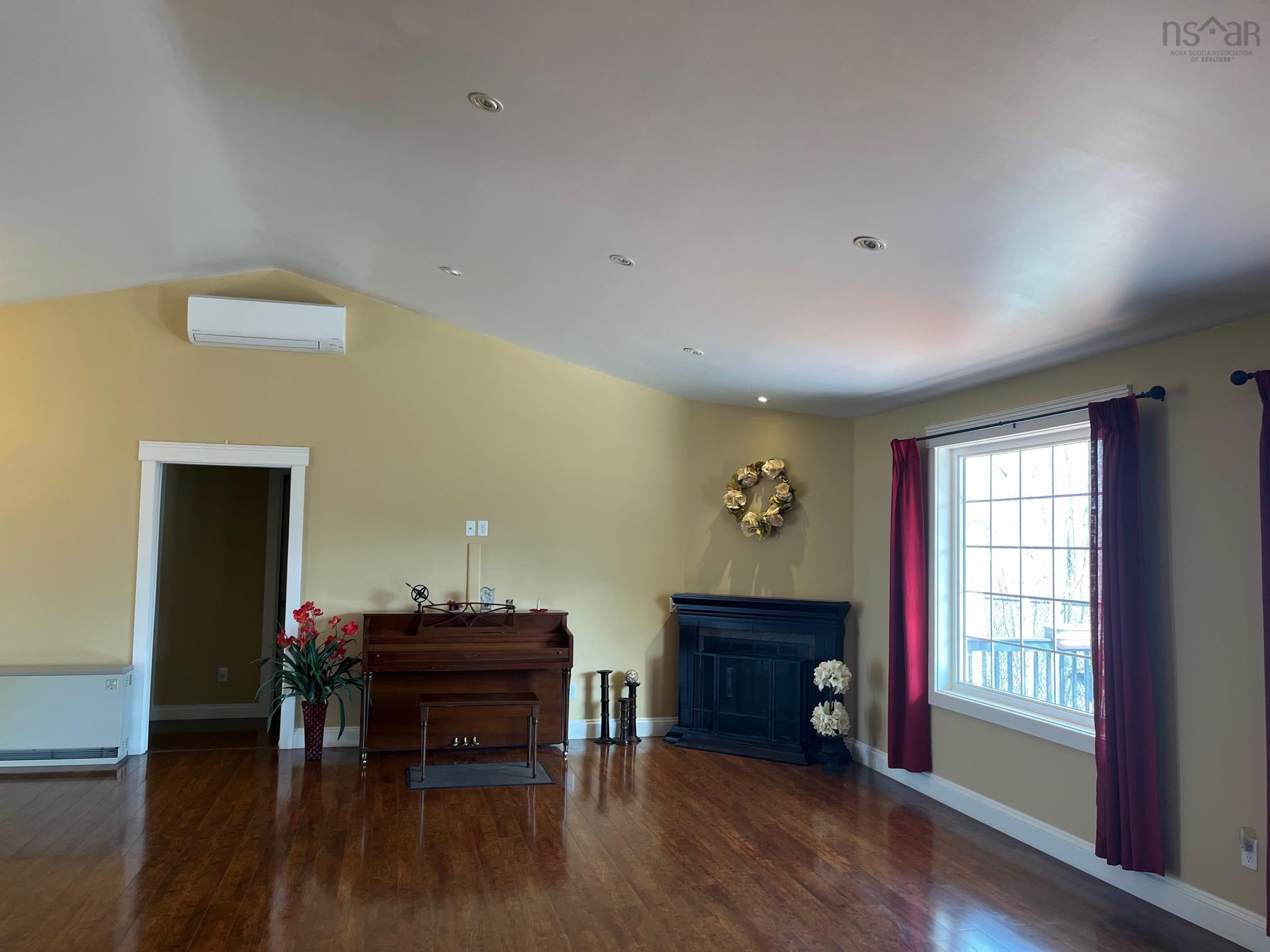 $689,000.00: 42 Rowan Avenue, New Glasgow