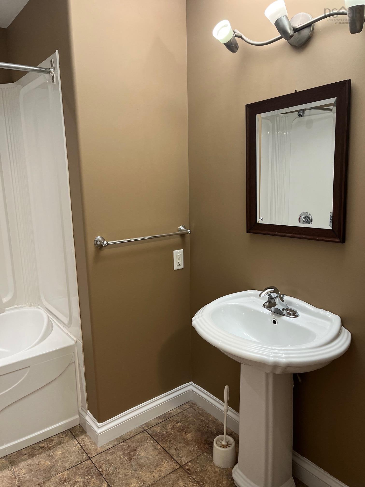 $689,000.00: 42 Rowan Avenue, New Glasgow