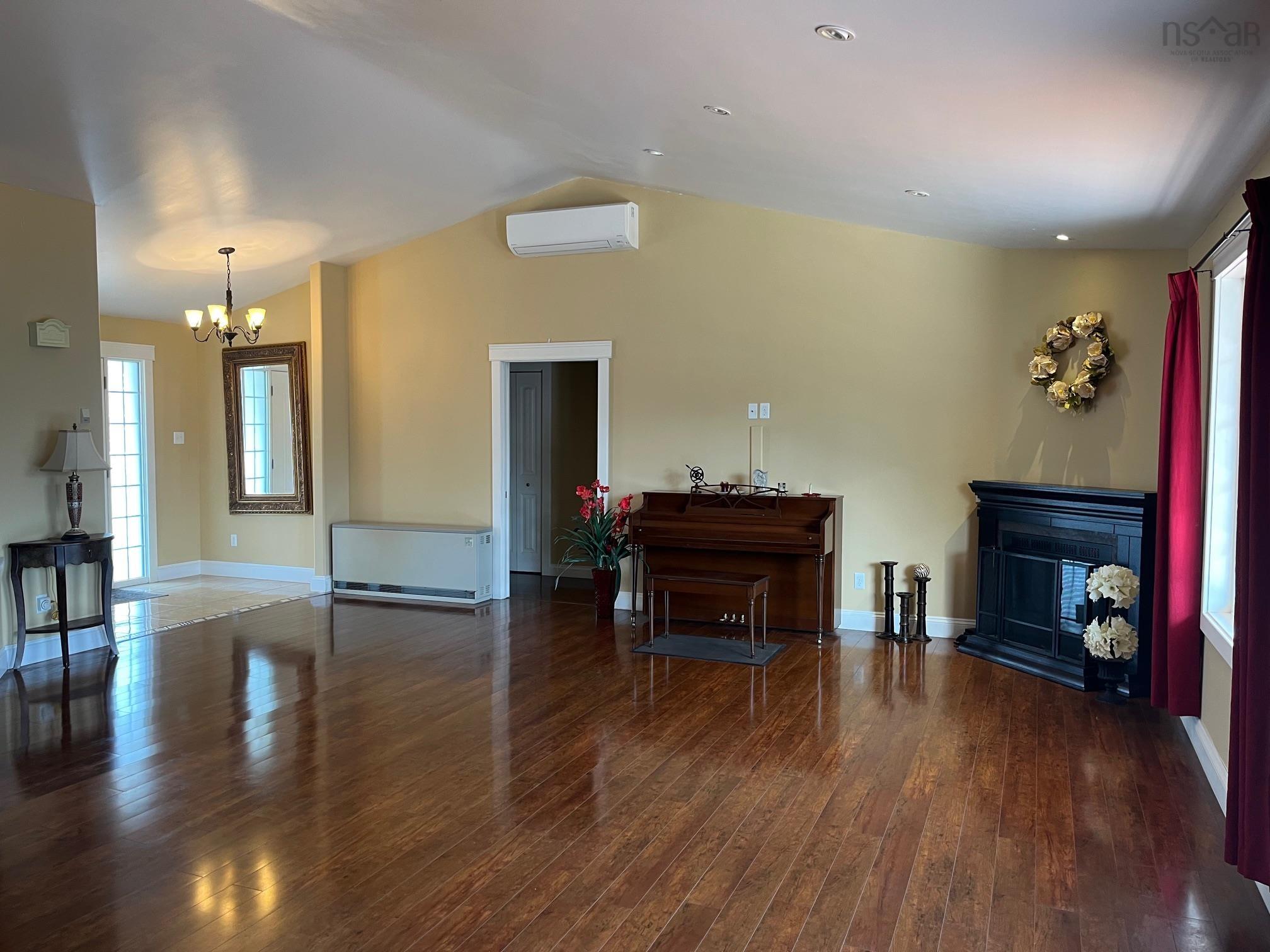 $689,000.00: 42 Rowan Avenue, New Glasgow