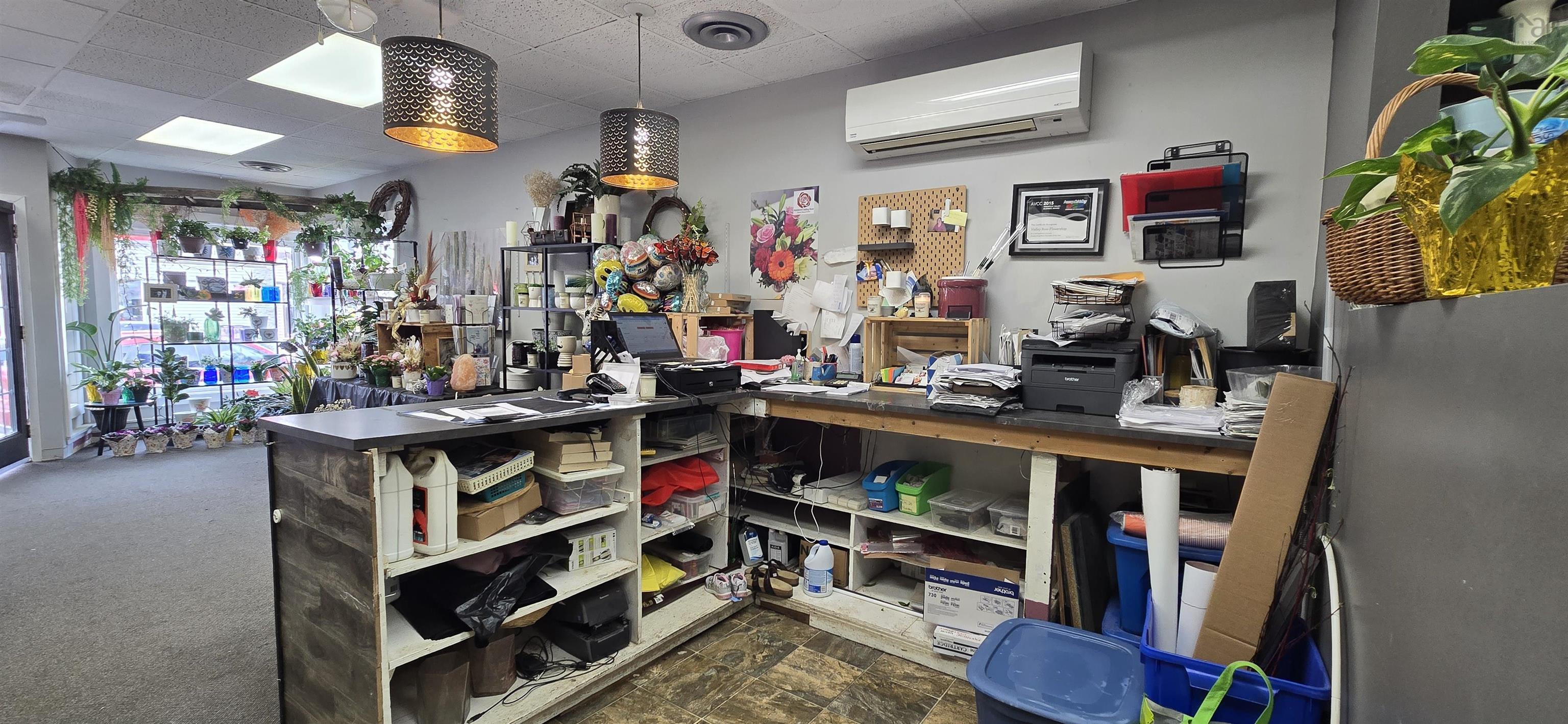 $87,900.00: 56 Commercial Street, Middleton