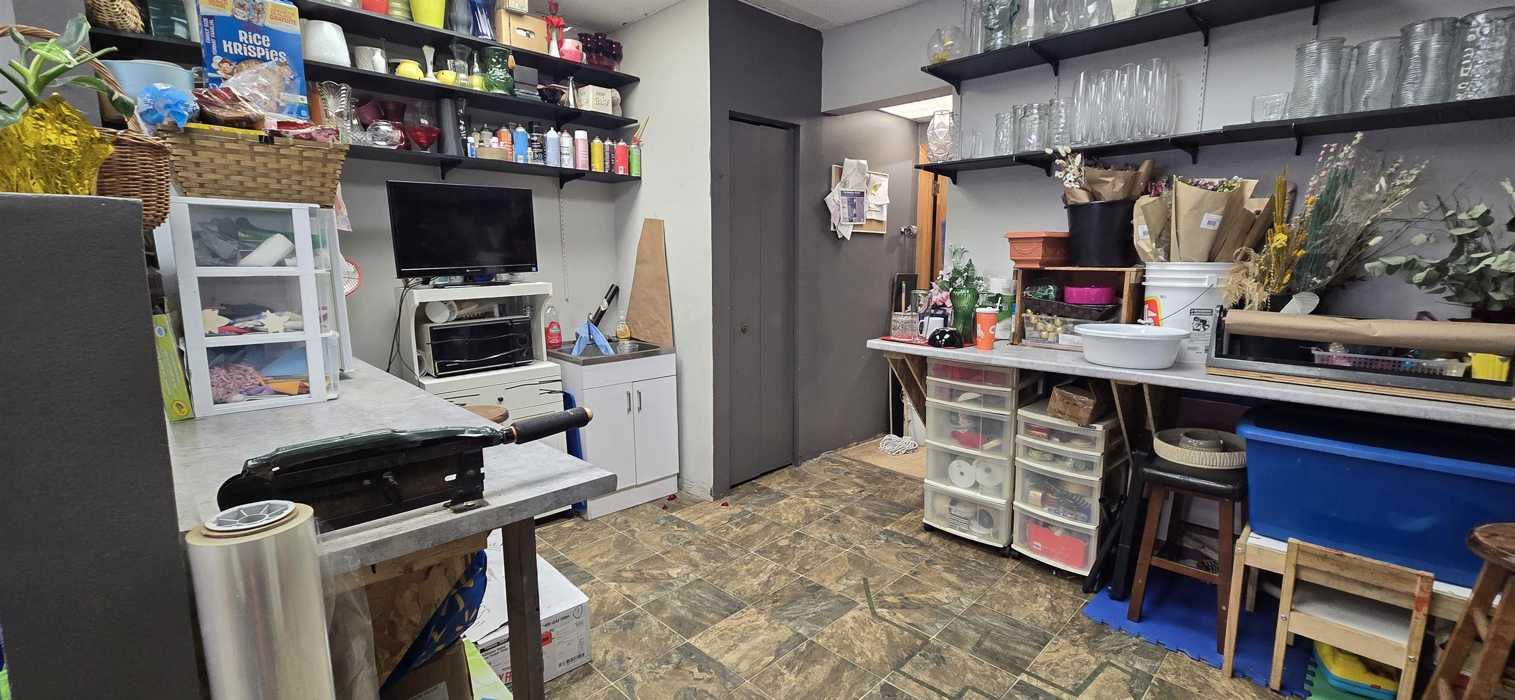 $87,900.00: 56 Commercial Street, Middleton