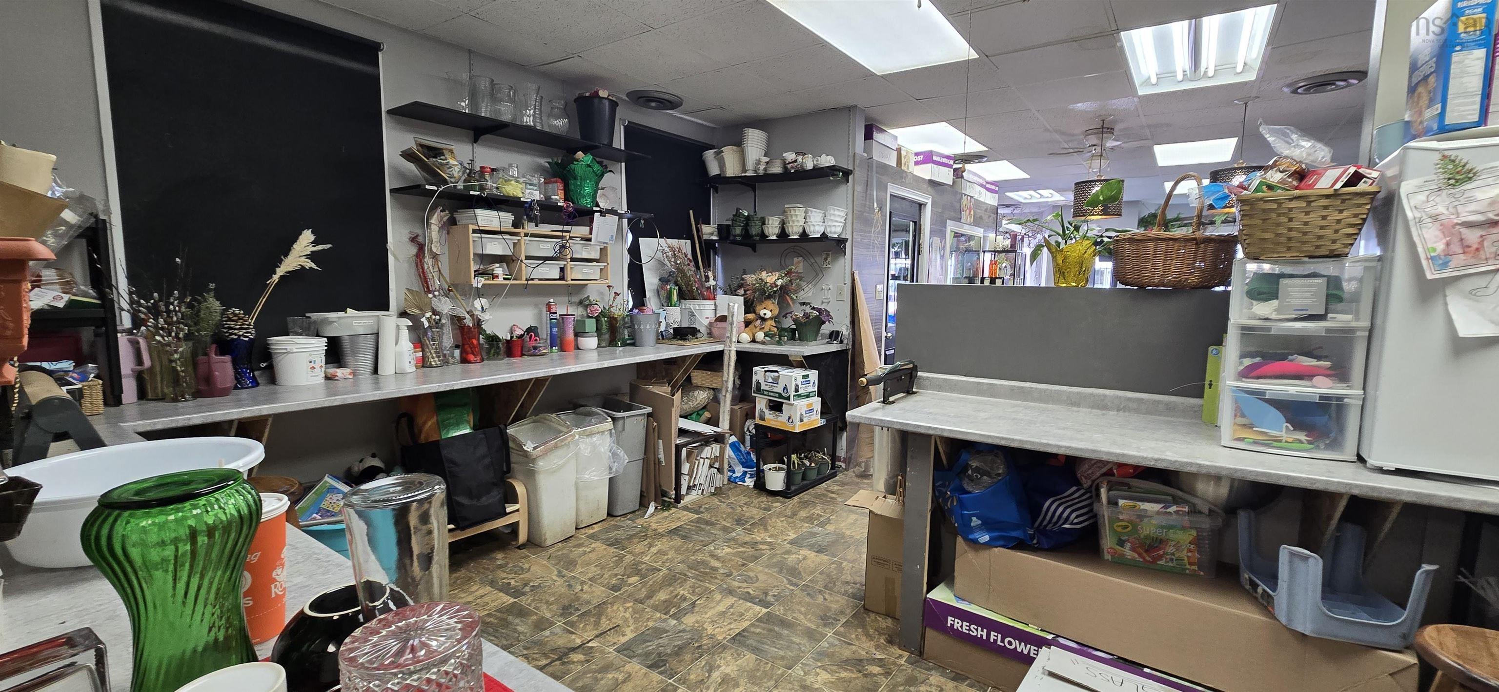 $87,900.00: 56 Commercial Street, Middleton