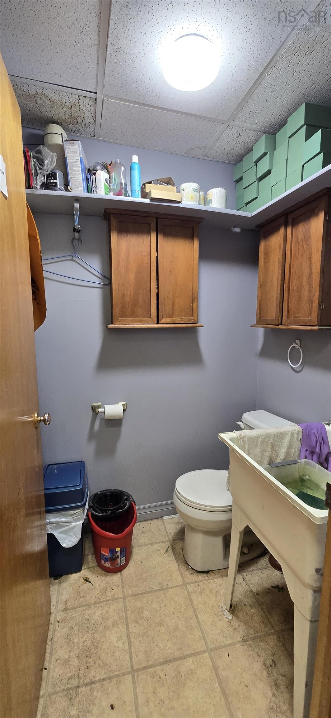 $87,900.00: 56 Commercial Street, Middleton