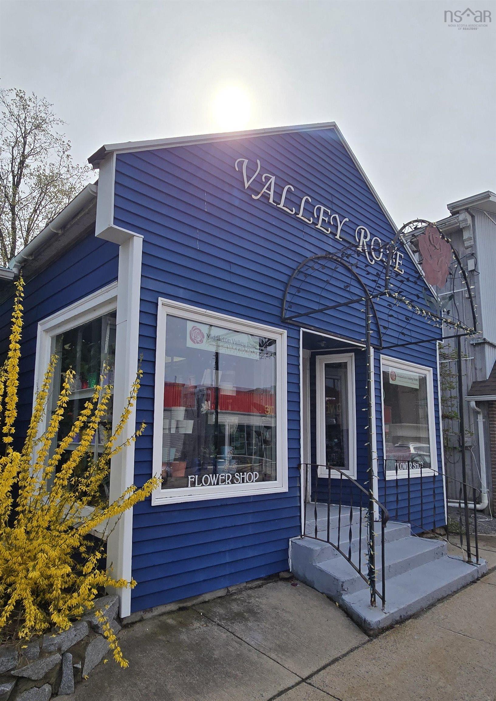 $87,900.00: 56 Commercial Street, Middleton