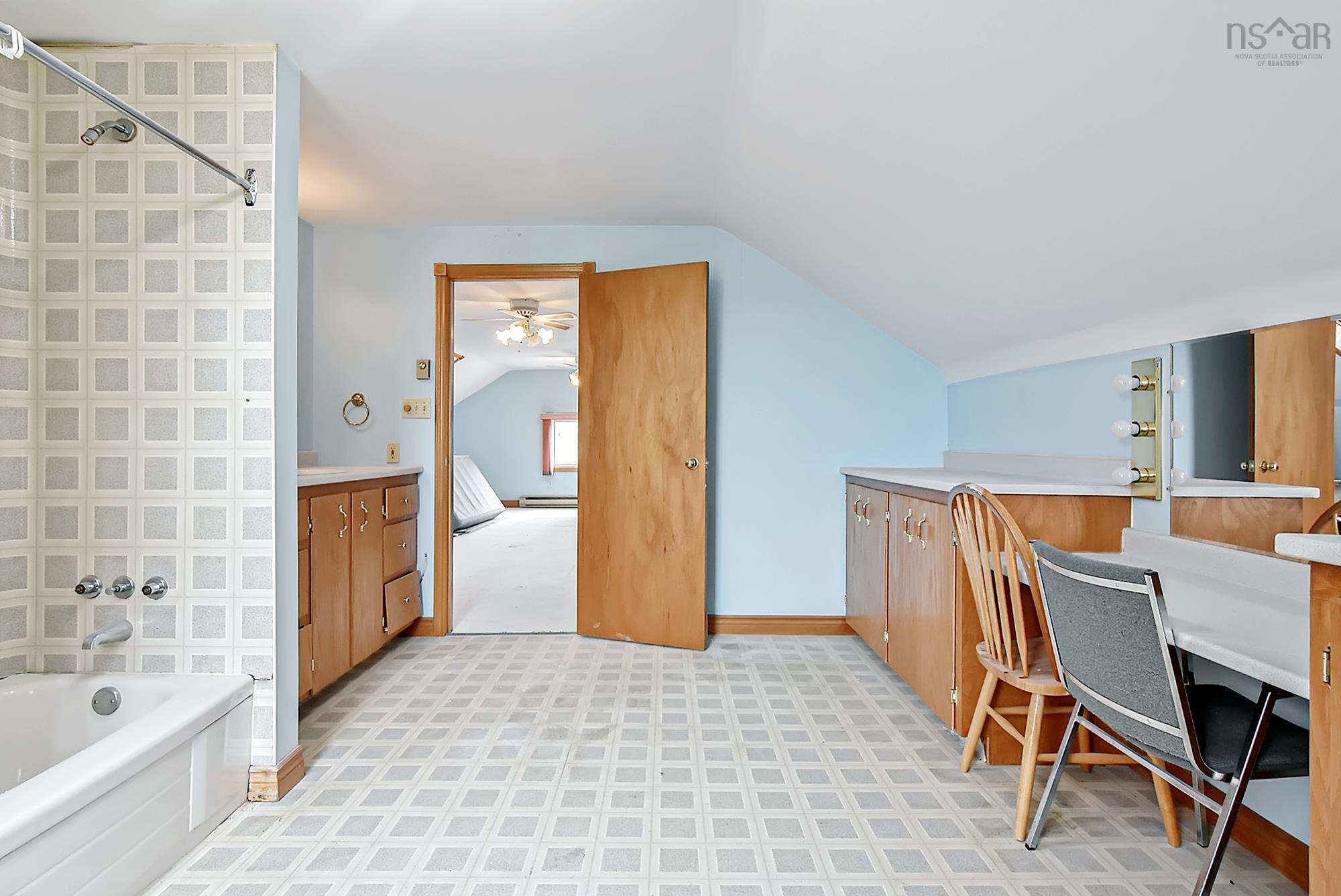 $849,900.00: 172, 184, 194 King Street, Windsor