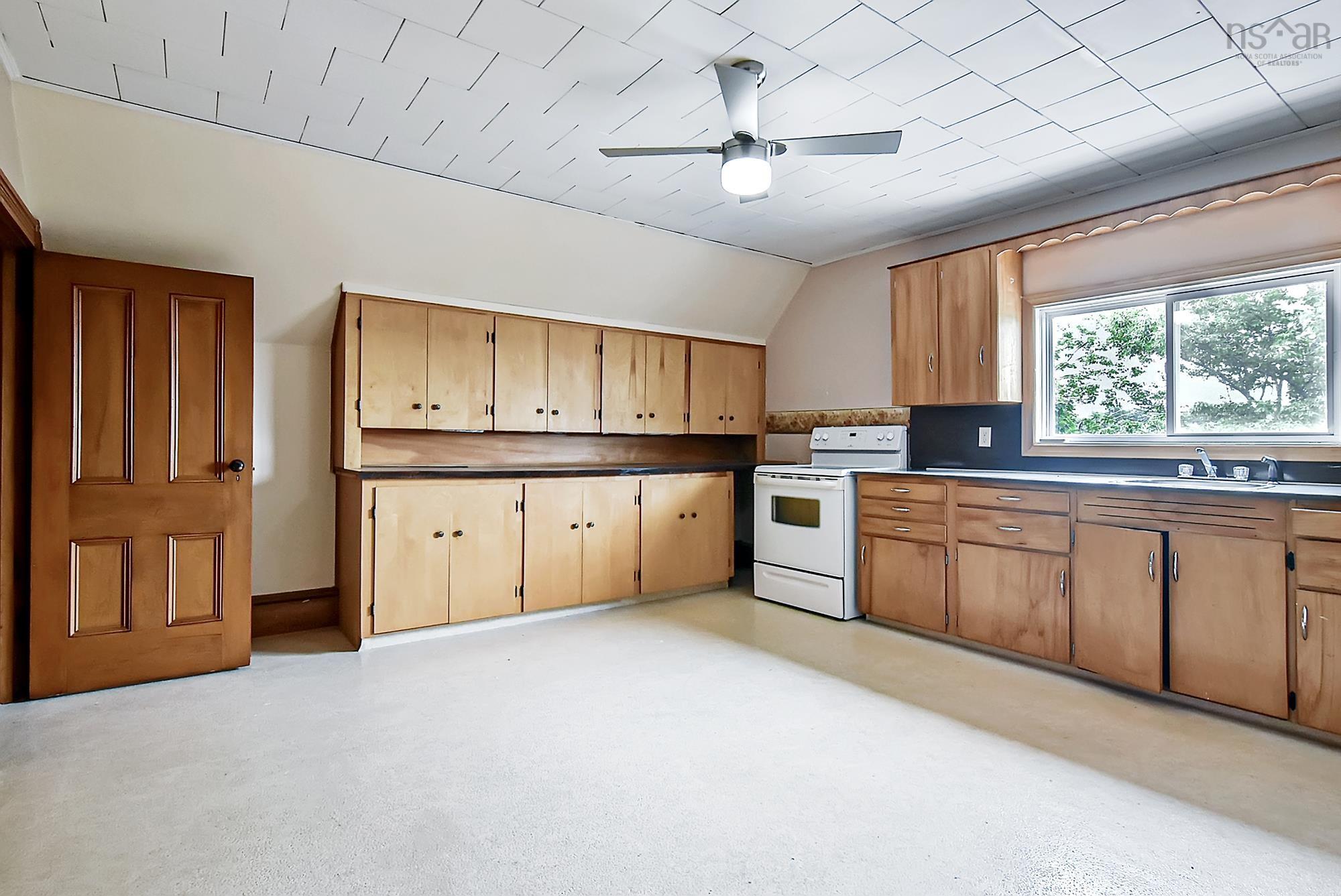 $849,900.00: 172, 184, 194 King Street, Windsor