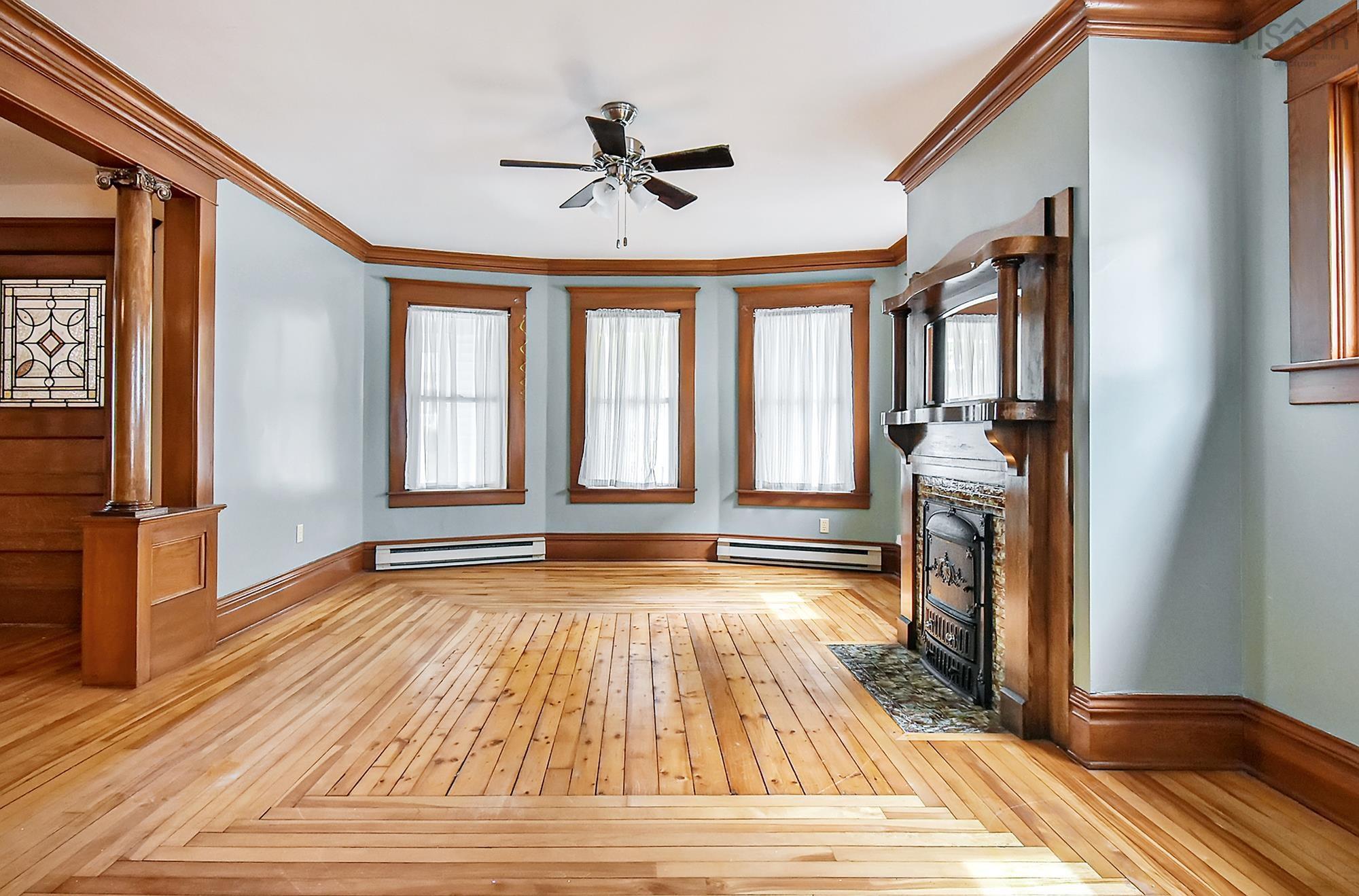 $849,900.00: 172, 184, 194 King Street, Windsor