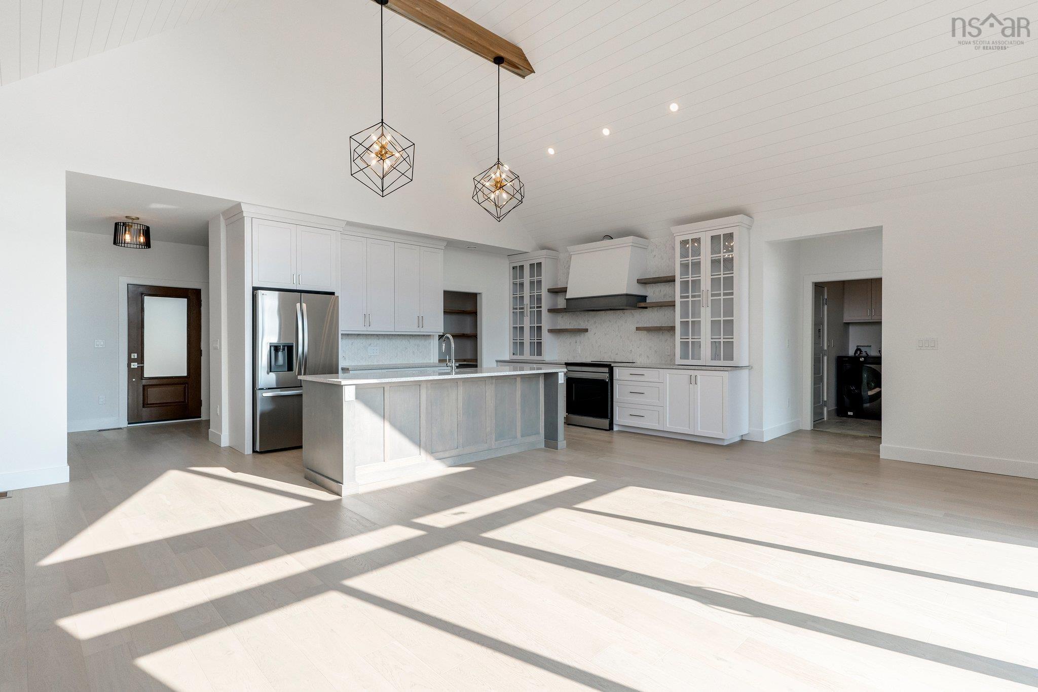 $1,584,000.00: 7410 St Margarets Bay Road, Boutiliers Point