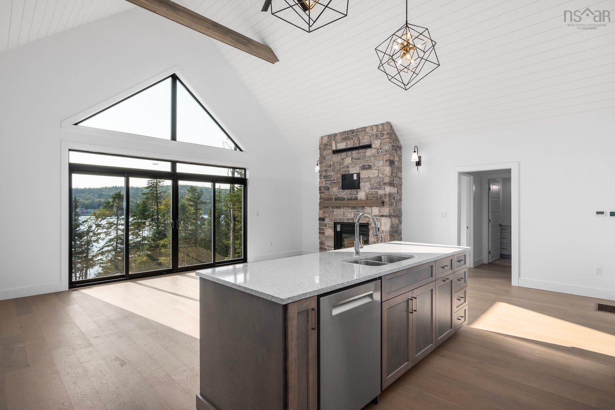 $1,584,000.00: 7410 St Margarets Bay Road, Boutiliers Point