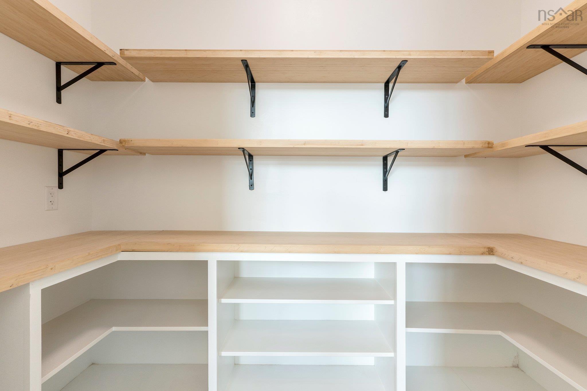 $1,584,000.00: 7410 St Margarets Bay Road, Boutiliers Point