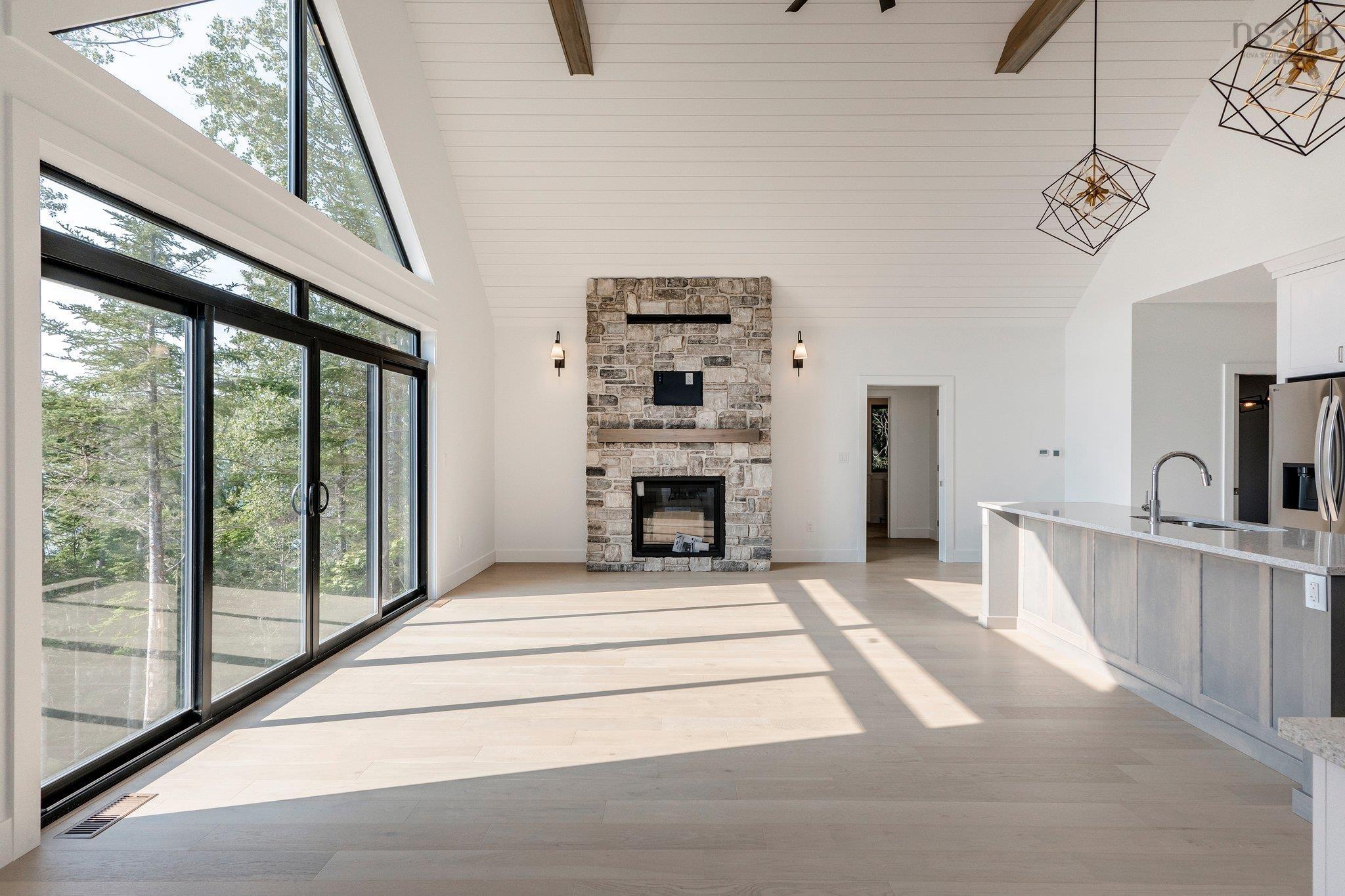 $1,584,000.00: 7410 St Margarets Bay Road, Boutiliers Point