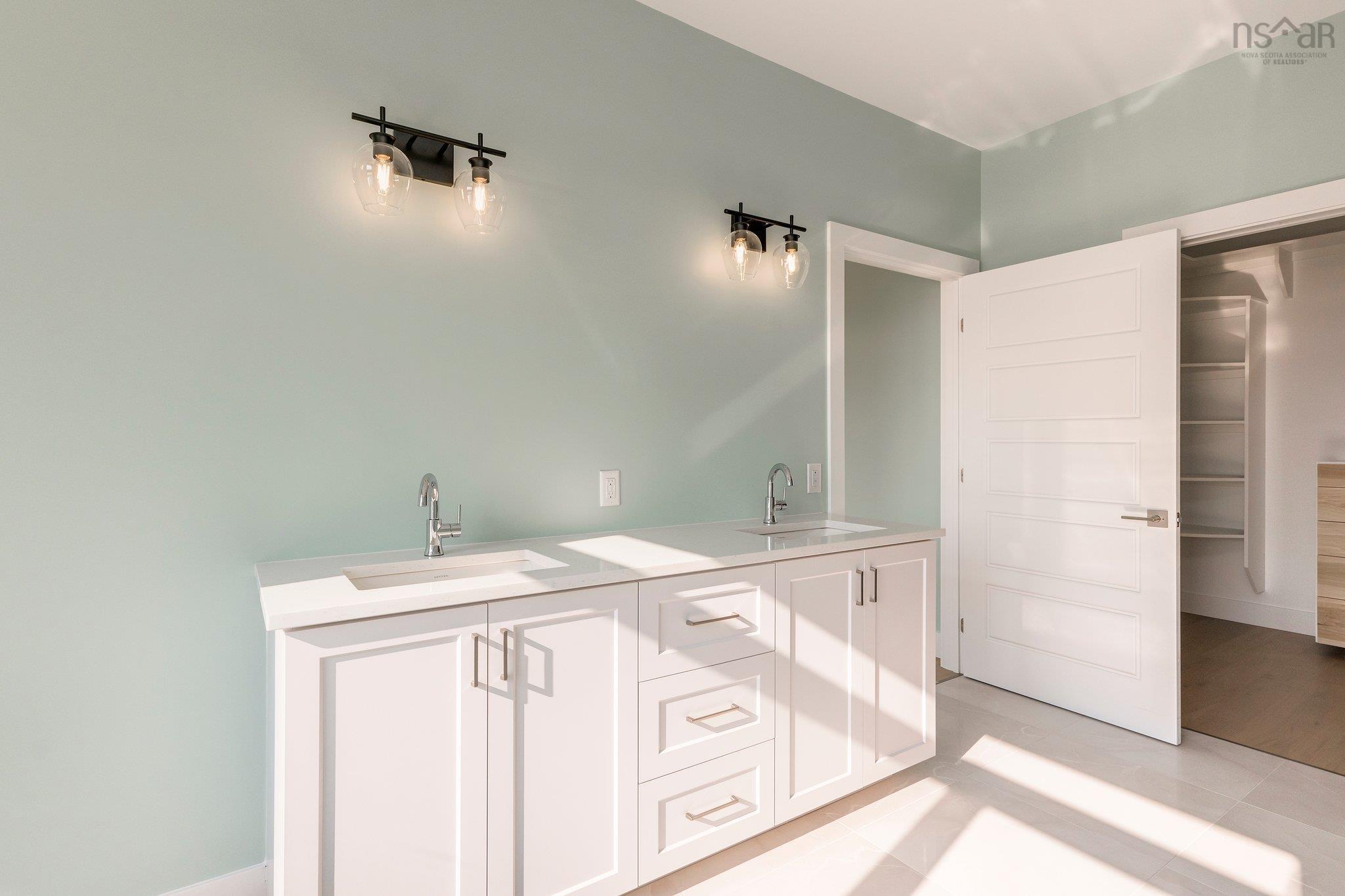 $1,584,000.00: 7410 St Margarets Bay Road, Boutiliers Point