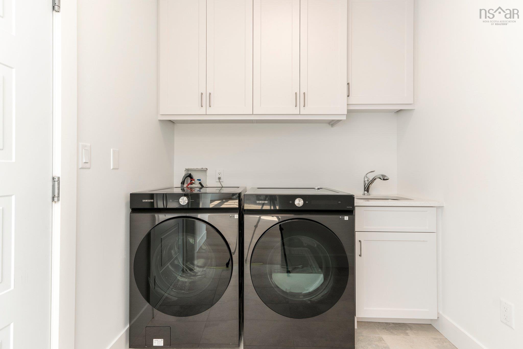 $1,584,000.00: 7410 St Margarets Bay Road, Boutiliers Point