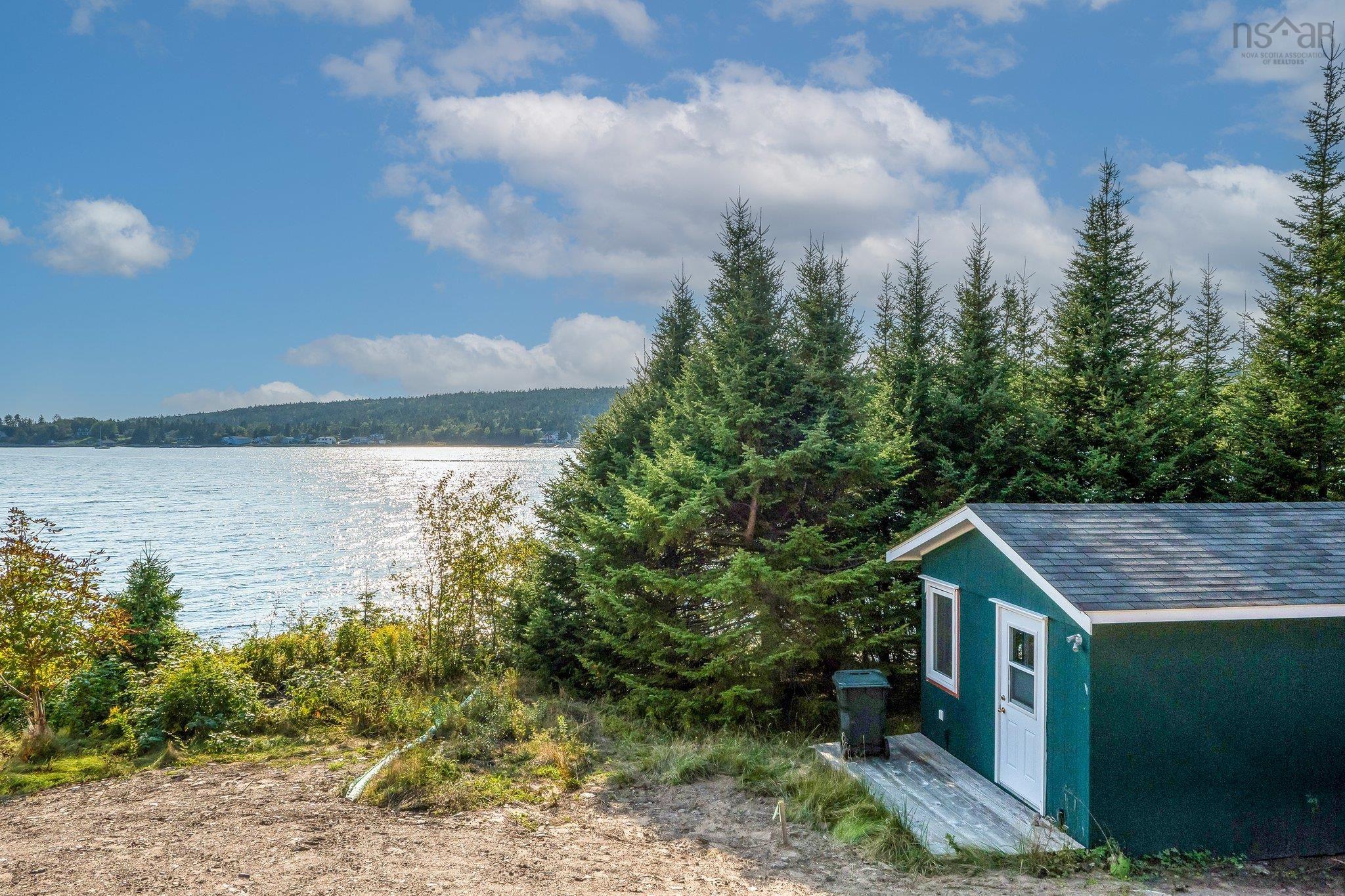 7410 St Margarets Bay Road, Boutiliers Point, NS (MLS 202509960)