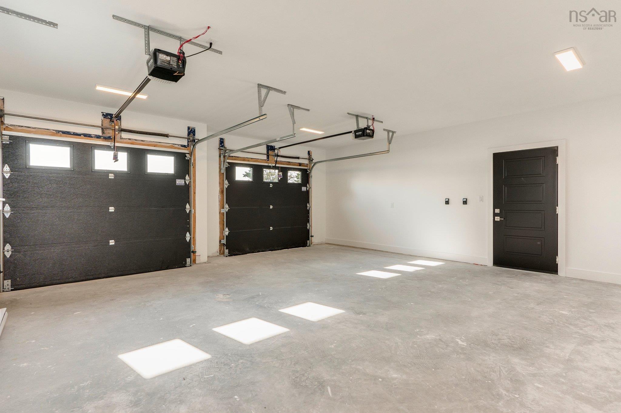 $1,584,000.00: 7410 St Margarets Bay Road, Boutiliers Point