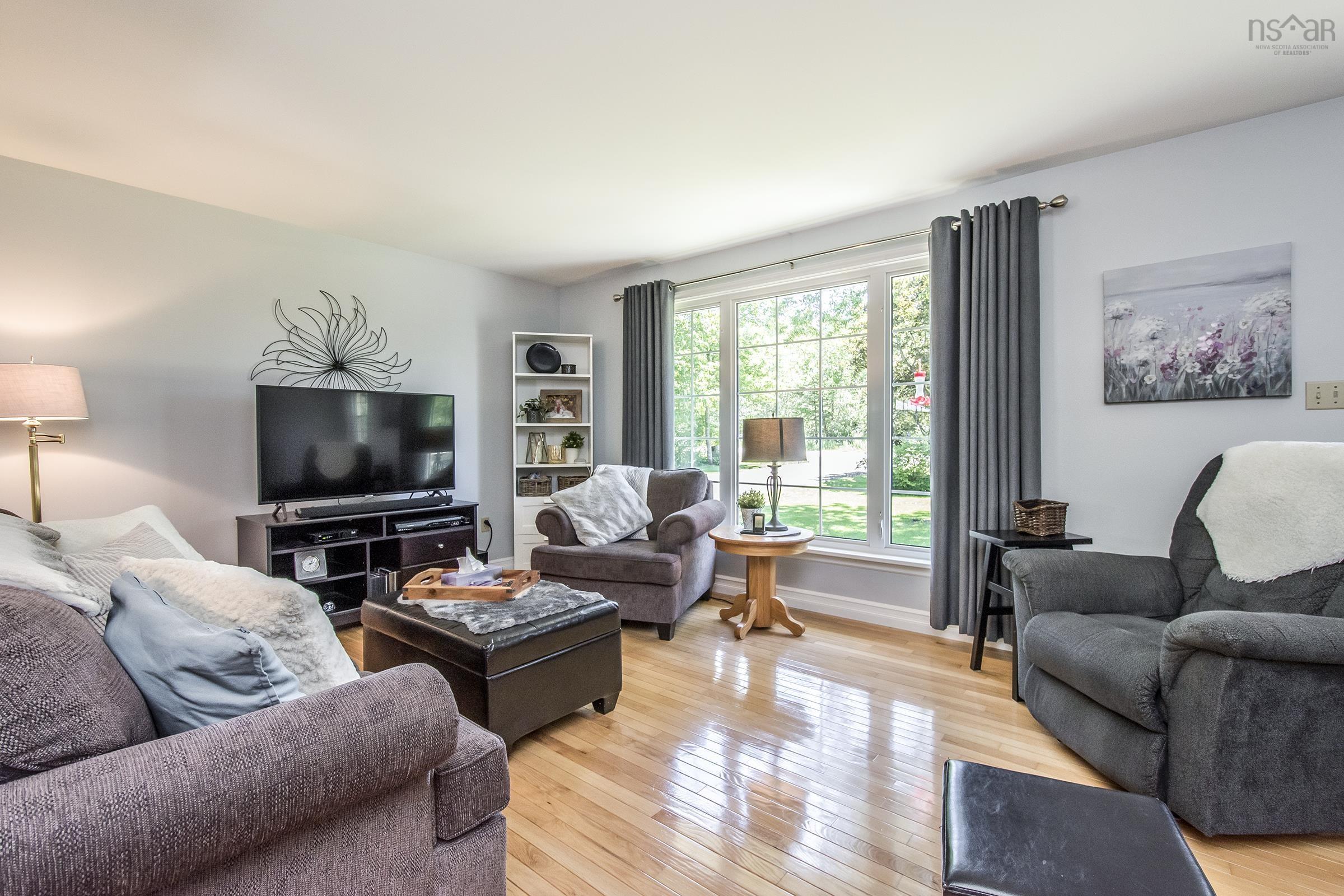 $599,000.00: 255 Virginia Road, Virginia East