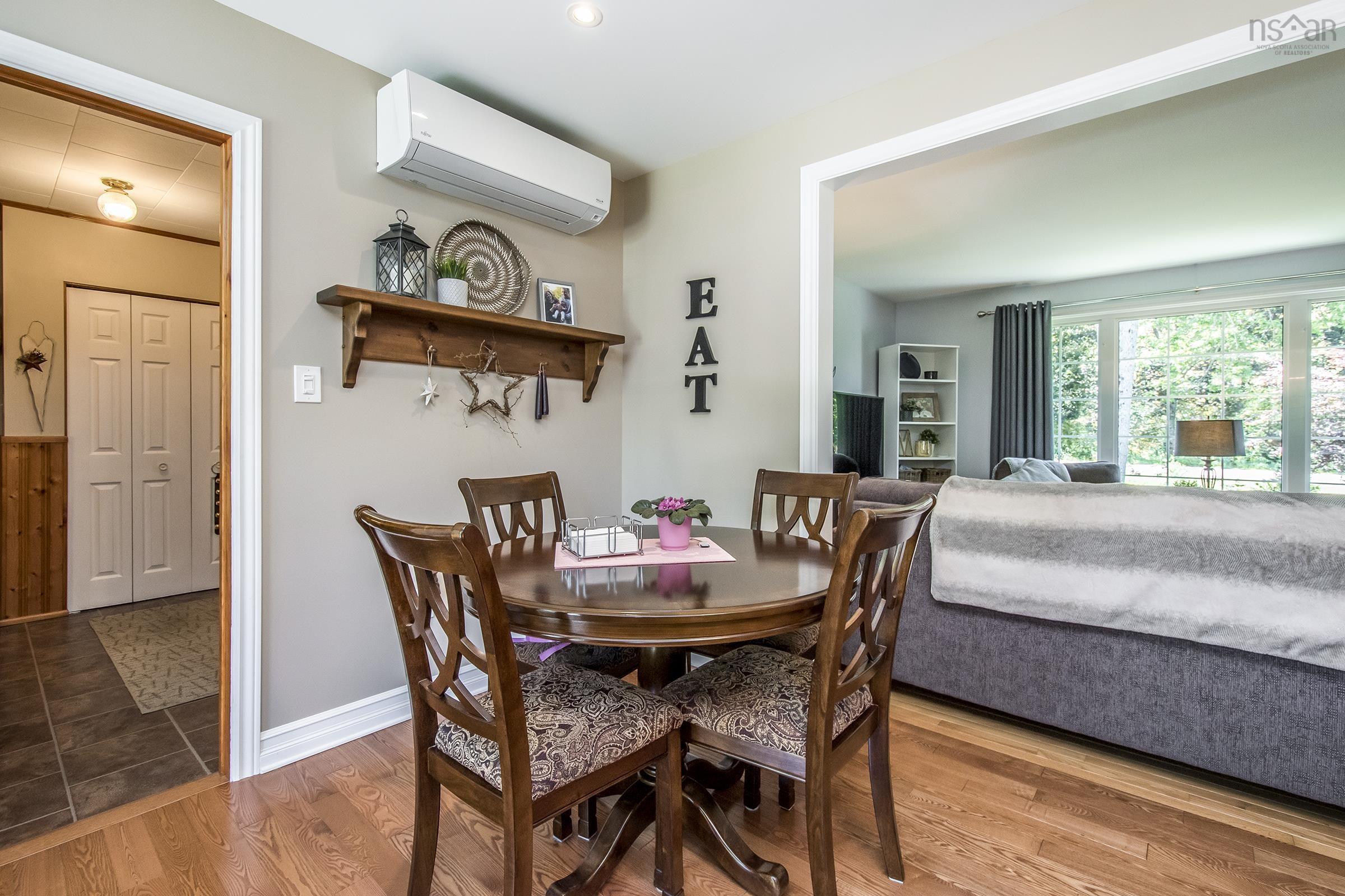 $599,000.00: 255 Virginia Road, Virginia East