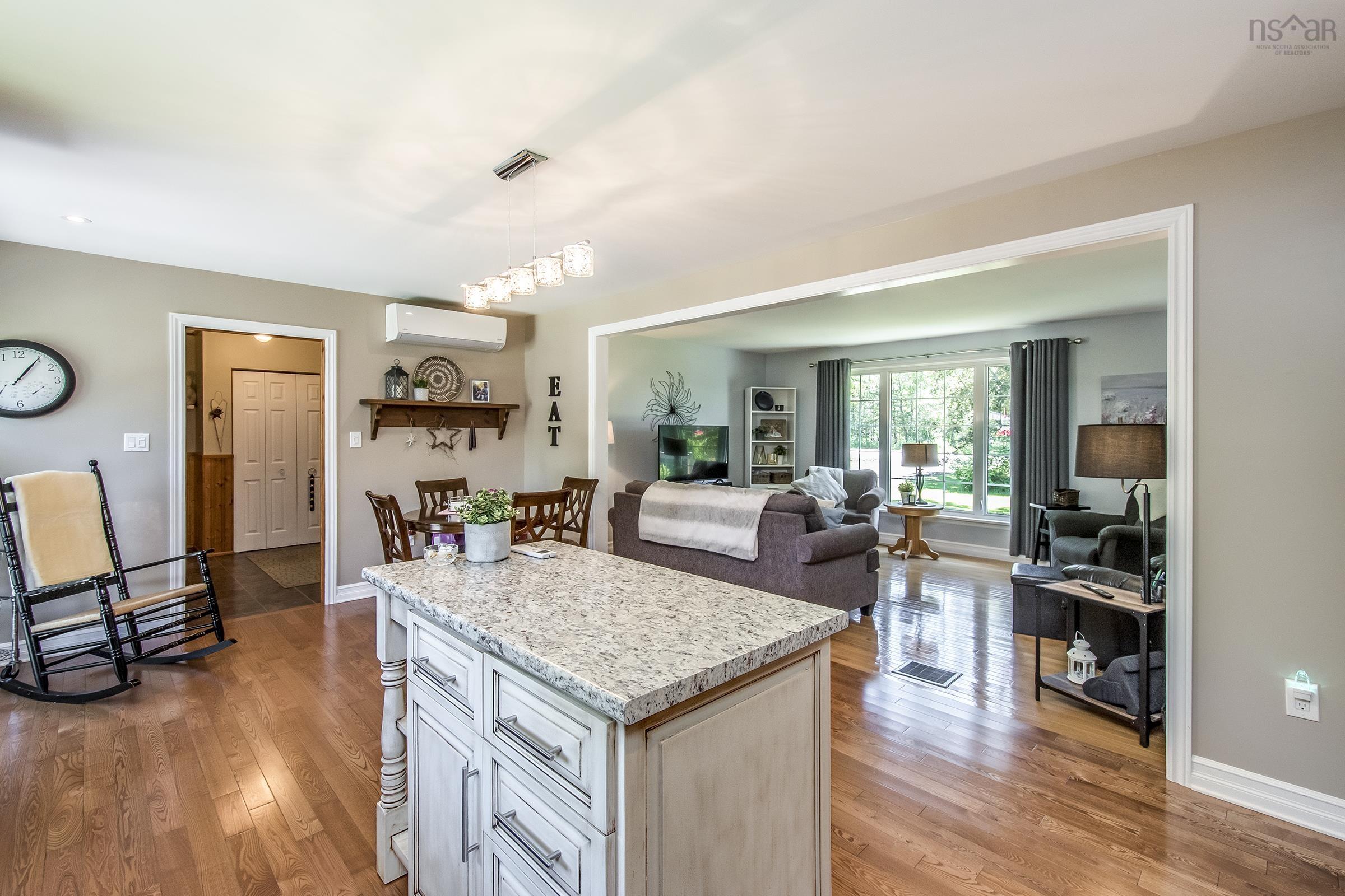 $599,000.00: 255 Virginia Road, Virginia East