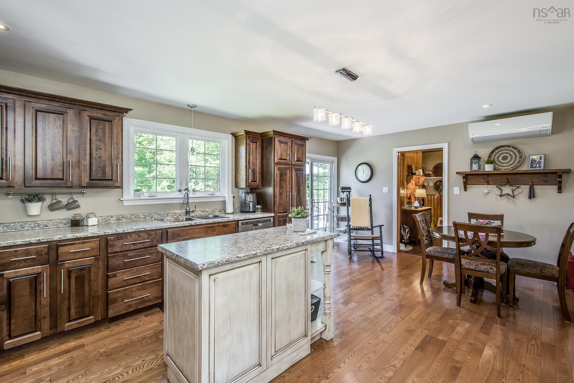 $599,000.00: 255 Virginia Road, Virginia East