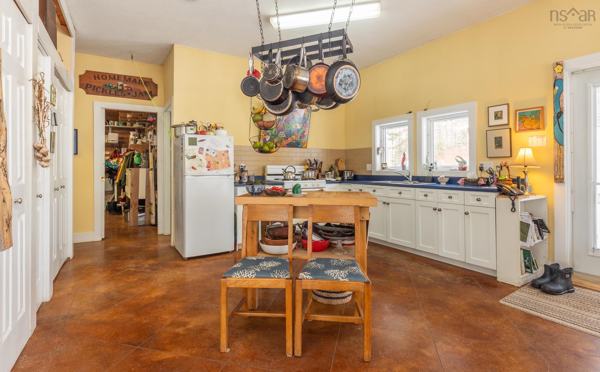 $599,900.00: 1542 Canaan Road Road, Canaan