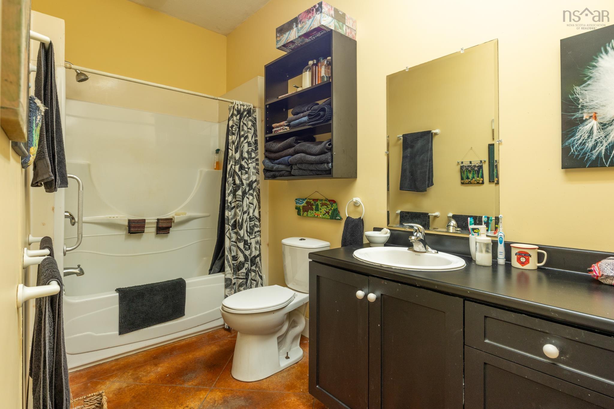 $599,900.00: 1542 Canaan Road Road, Canaan