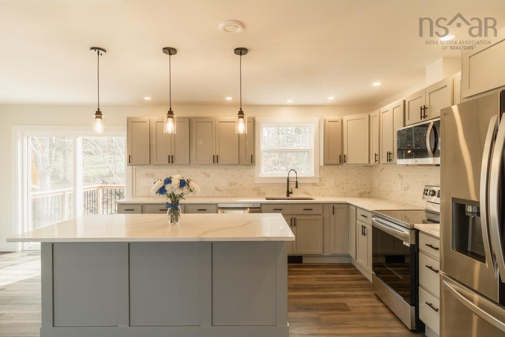 $699,900.00: 1122 Highway 1, Mount Uniacke