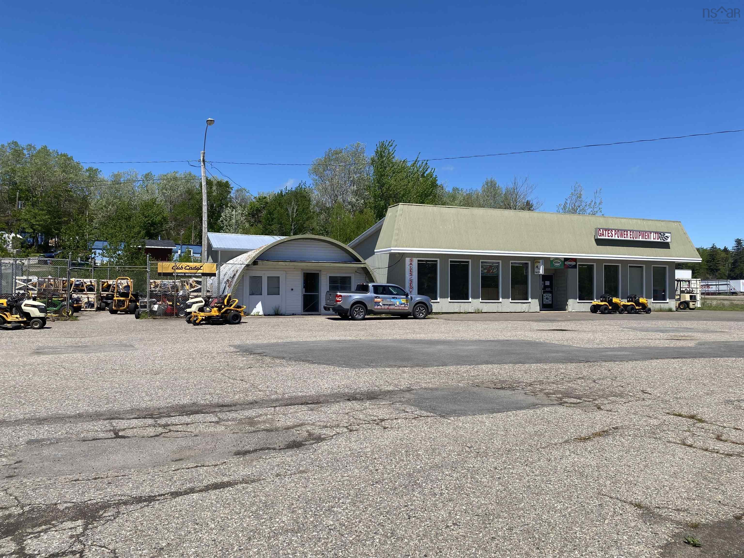 $399,000.00: 9881 No. 1 Highway, Marshalltown