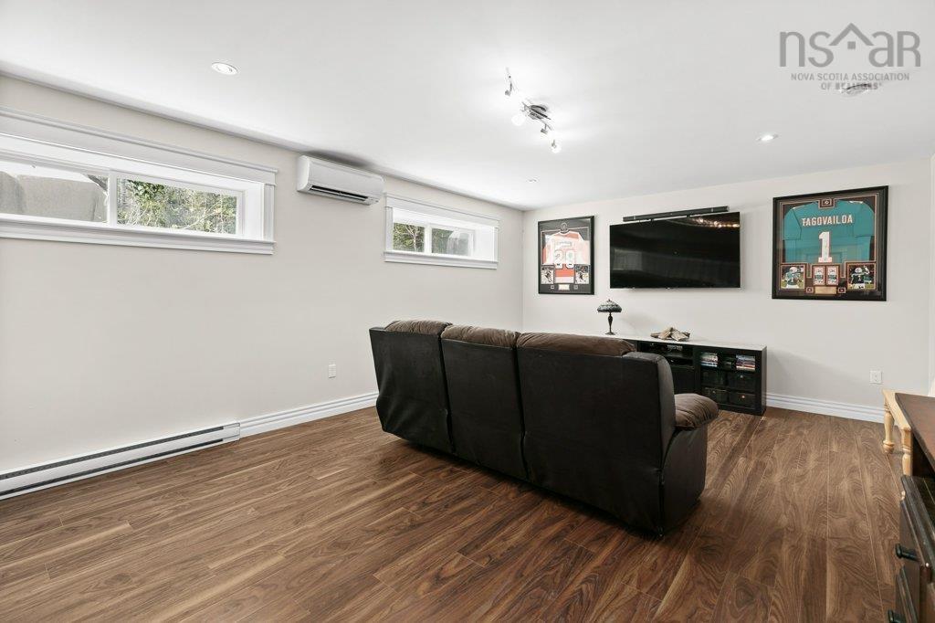 $670,000.00: 166 Sawgrass Drive, Oakfield