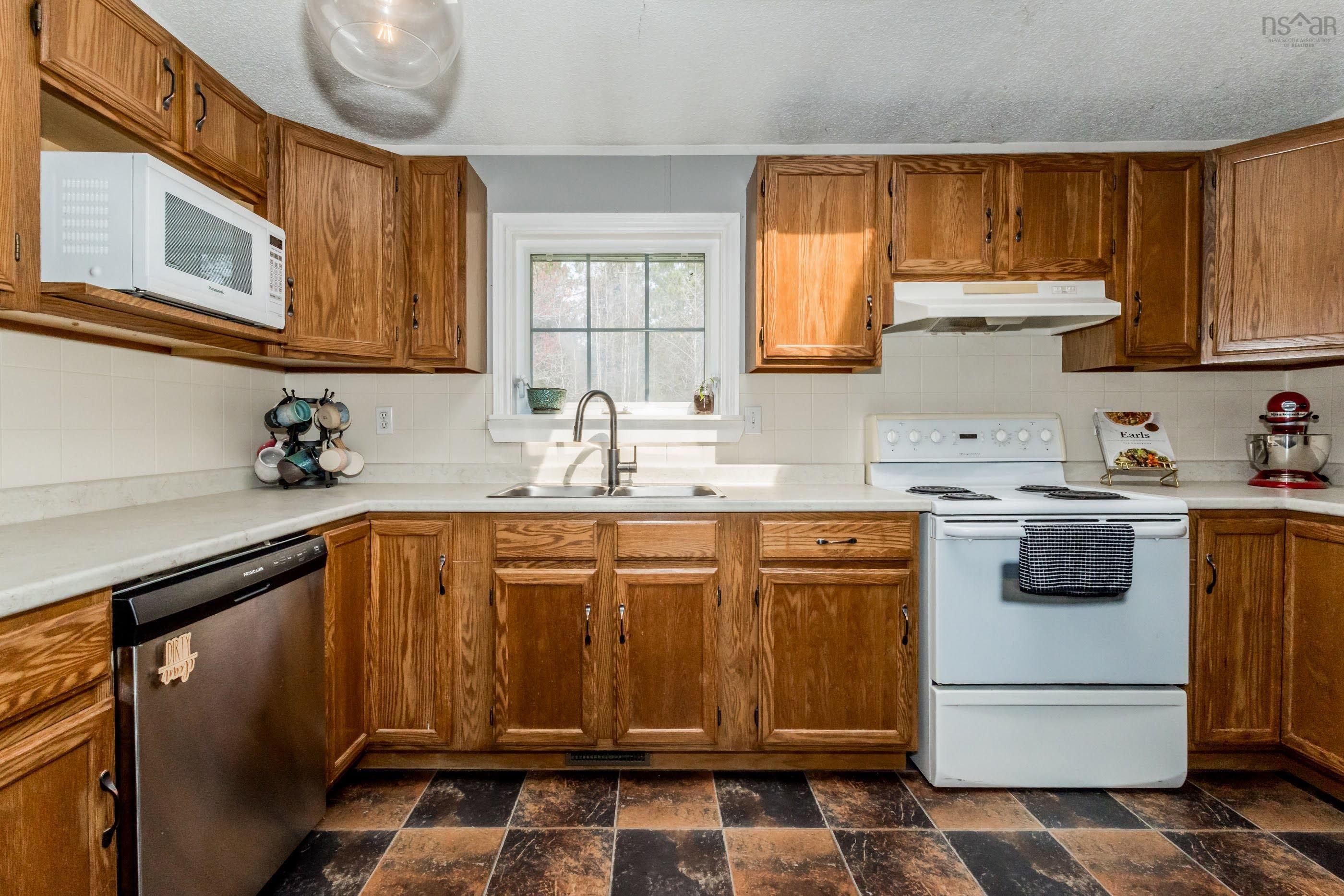 $249,900.00: 319 Hall Road, South Greenwood