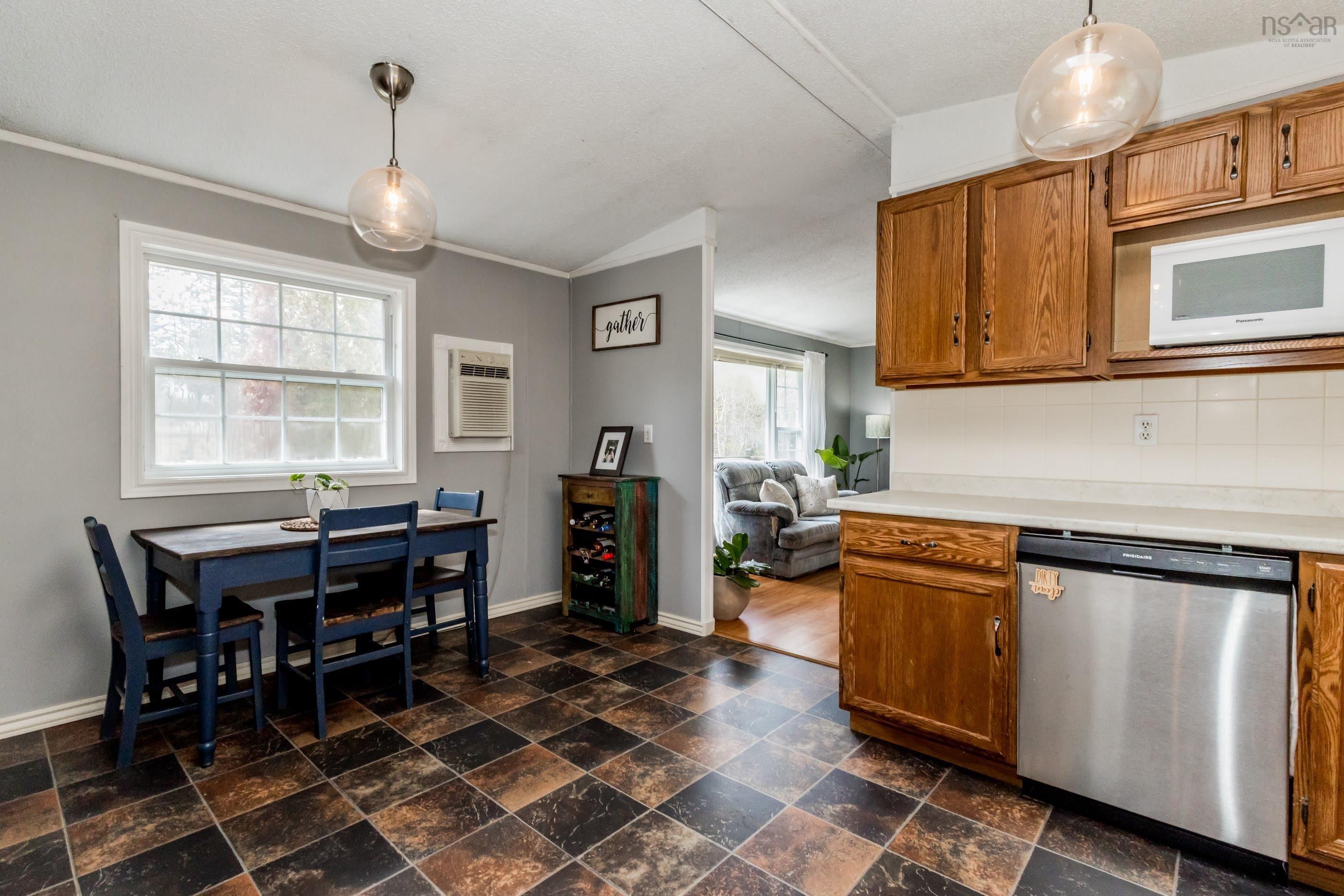 $249,900.00: 319 Hall Road, South Greenwood