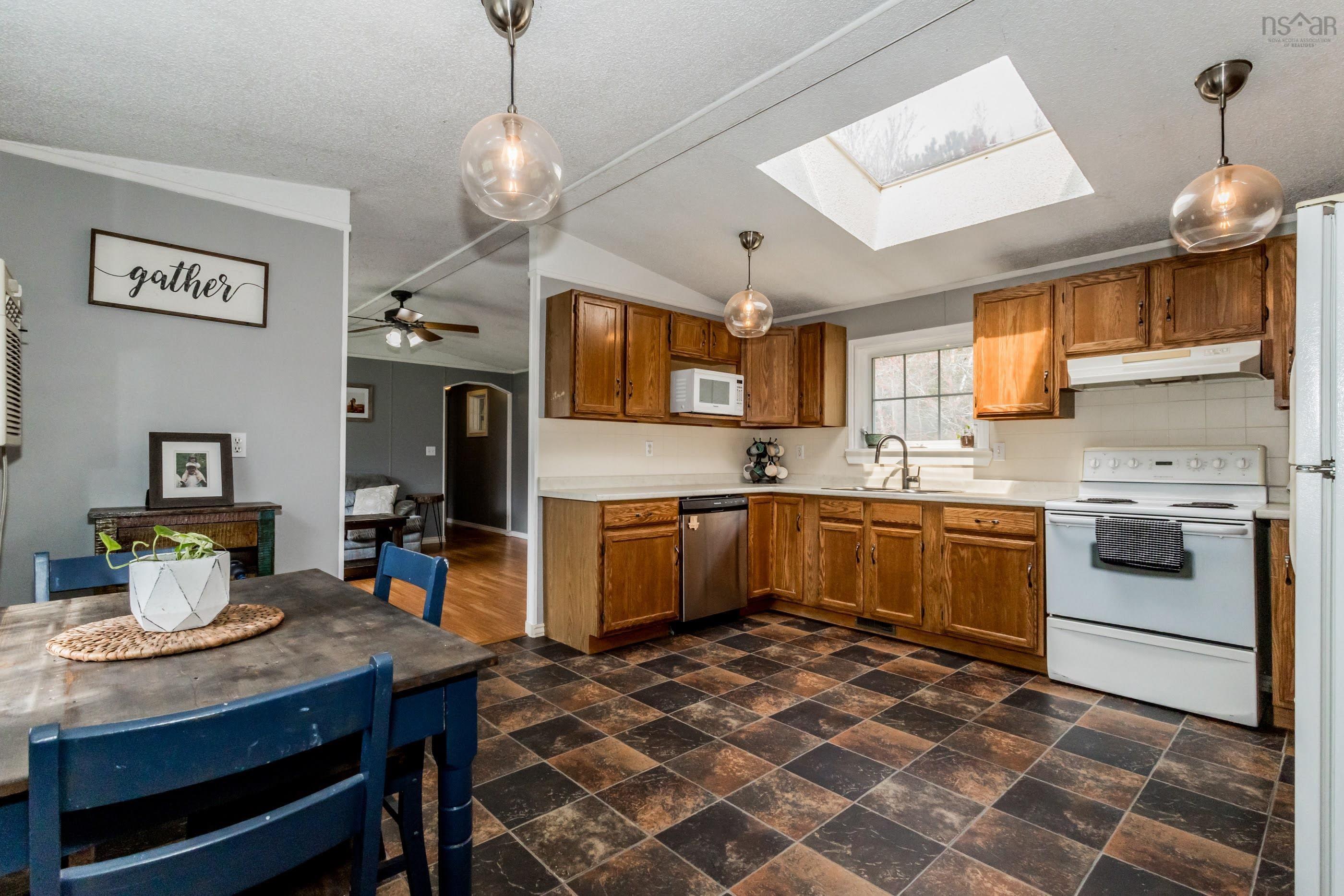 $249,900.00: 319 Hall Road, South Greenwood