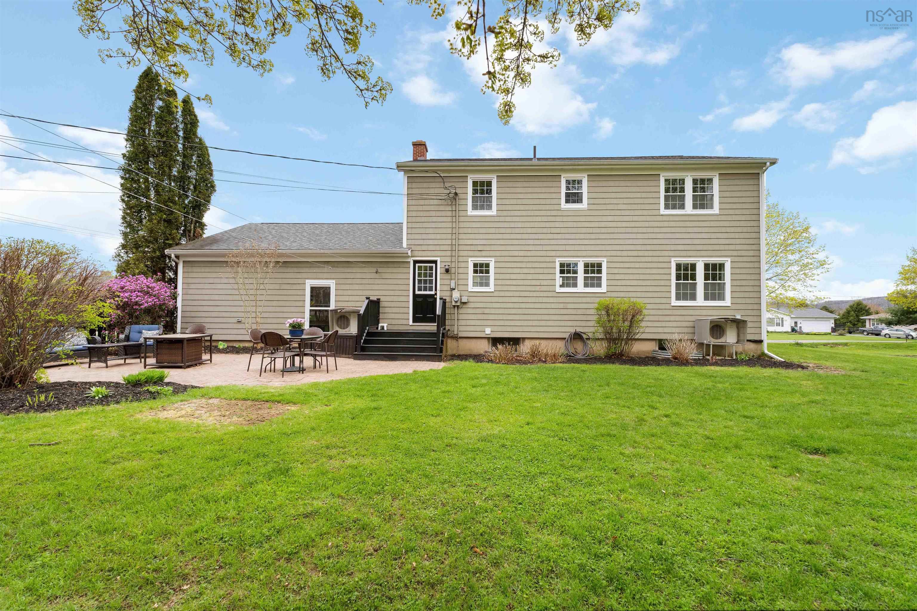 $459,900.00: 12 Hillcrest Avenue, Nictaux